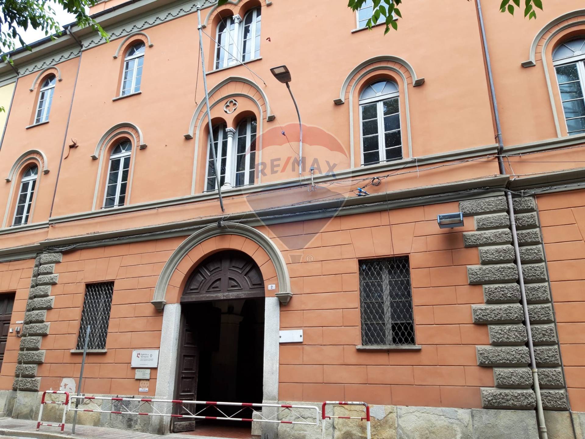 Stabile intero - Palazzo ACQUI TERME vendita    RE/MAX Unit