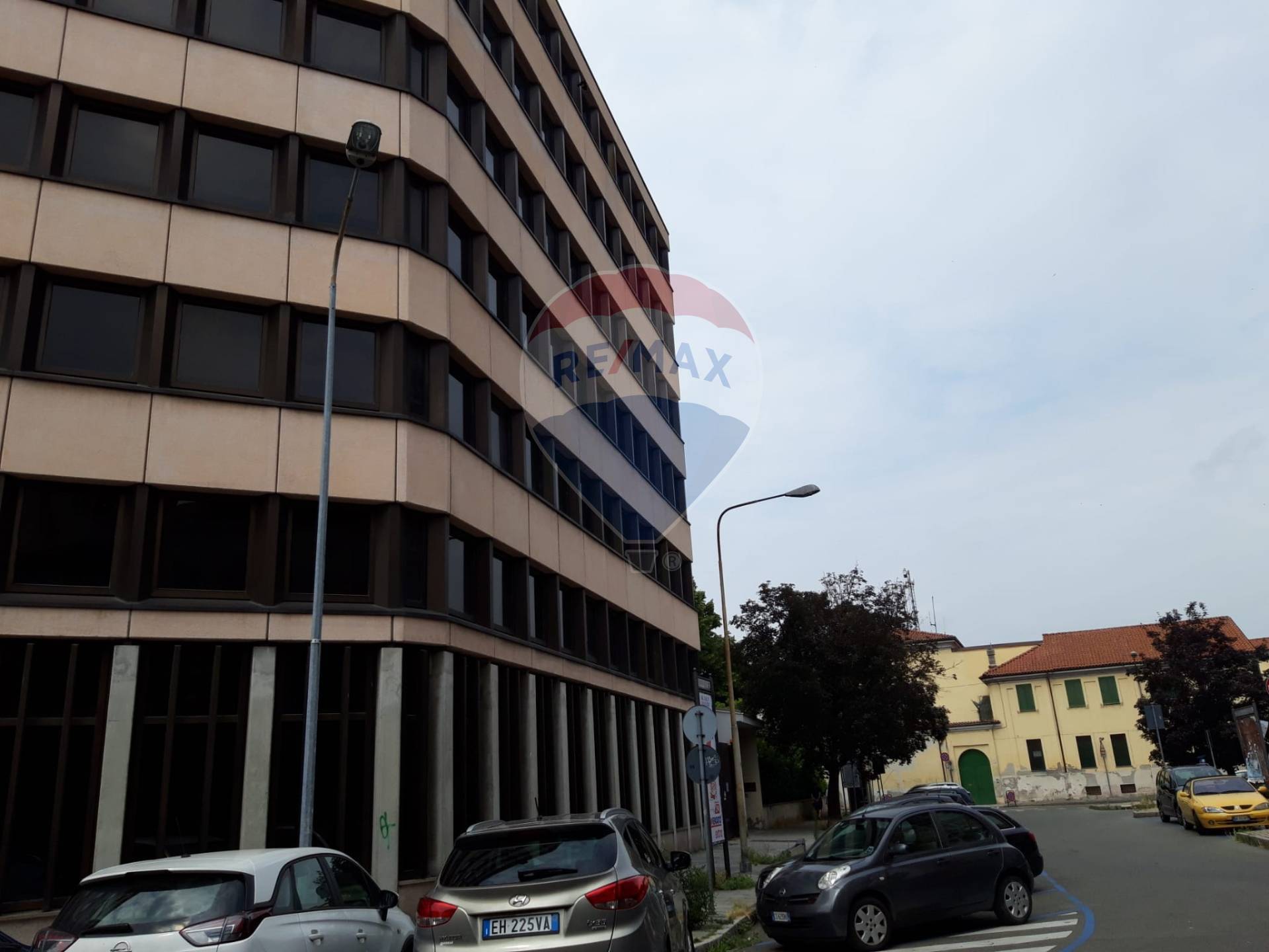 Stabile intero - Palazzo ALESSANDRIA vendita    RE/MAX Unit
