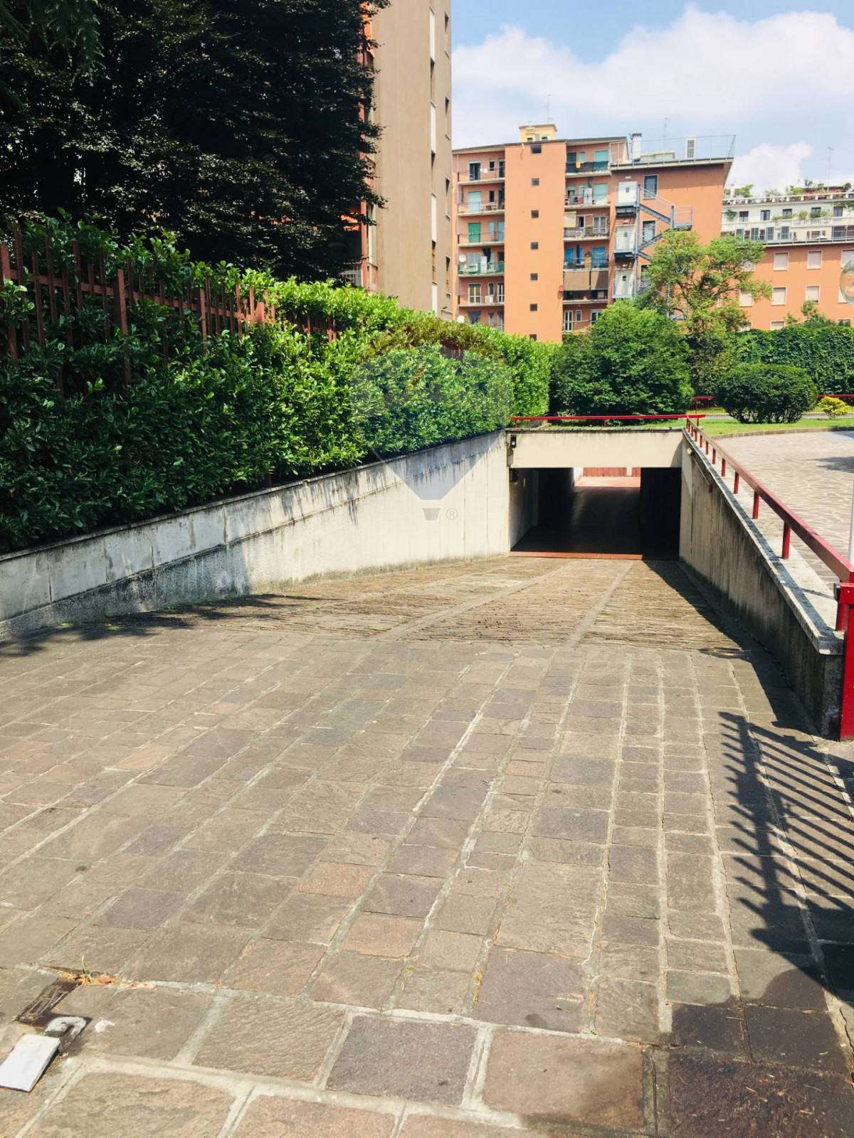 Box auto - Posto auto MILANO affitto    RE/MAX Associati Real Estate