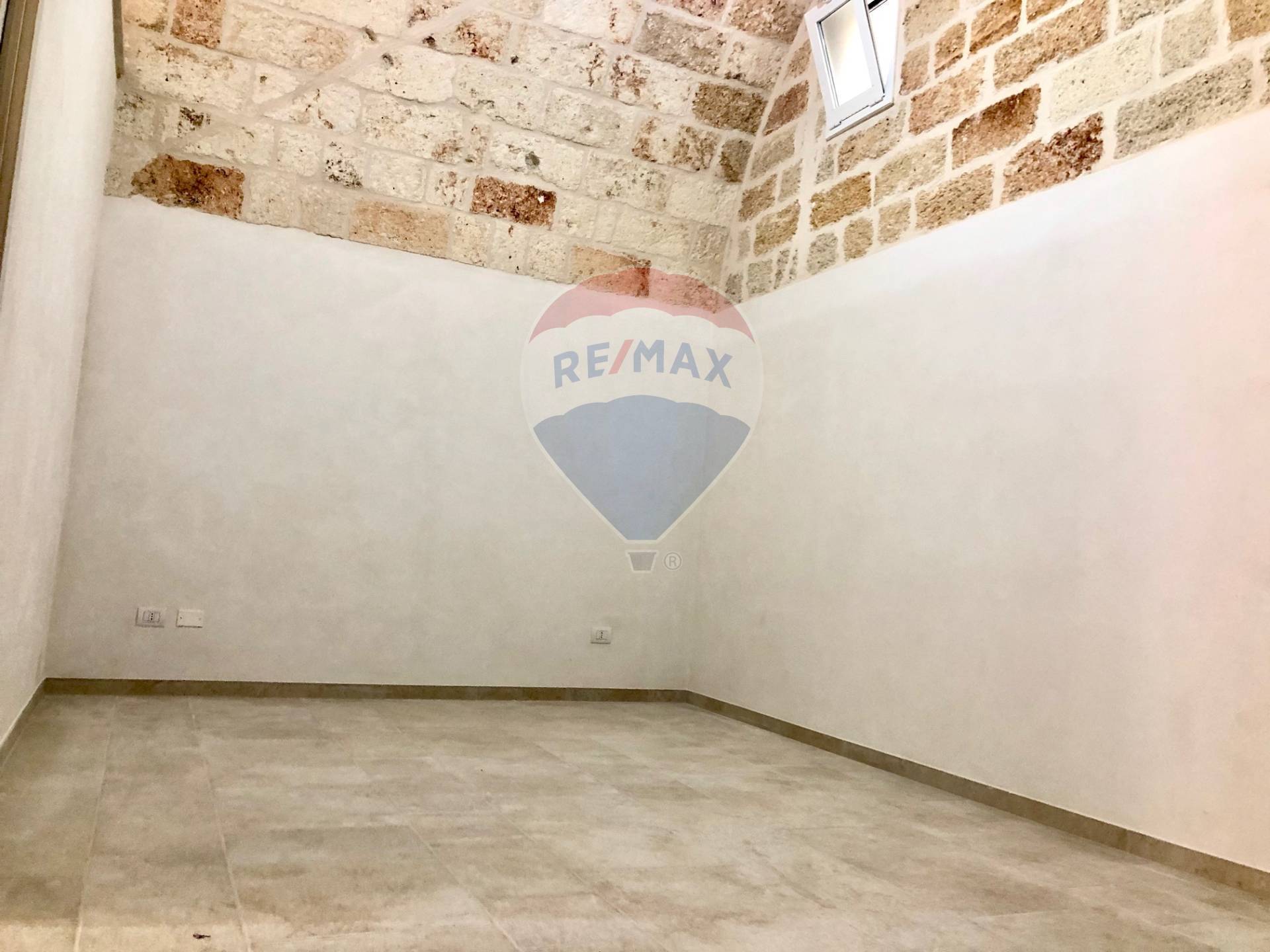 Villa Unifamiliare - Indipendente POLIGNANO A MARE vendita    RE/MAX Acquachiara