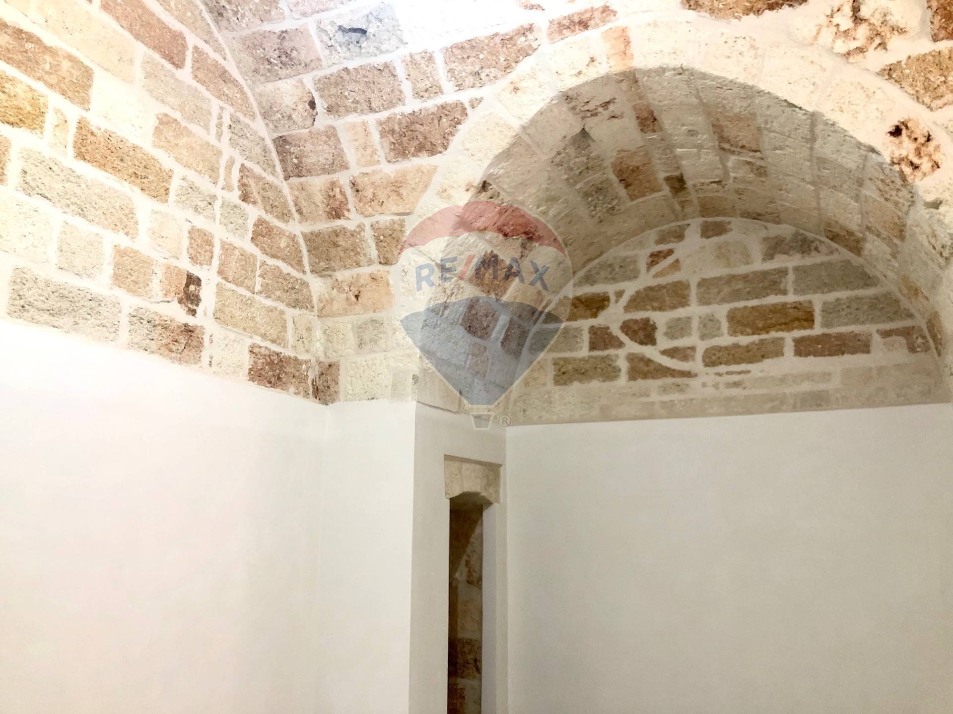Villa Unifamiliare - Indipendente POLIGNANO A MARE vendita    RE/MAX Acquachiara