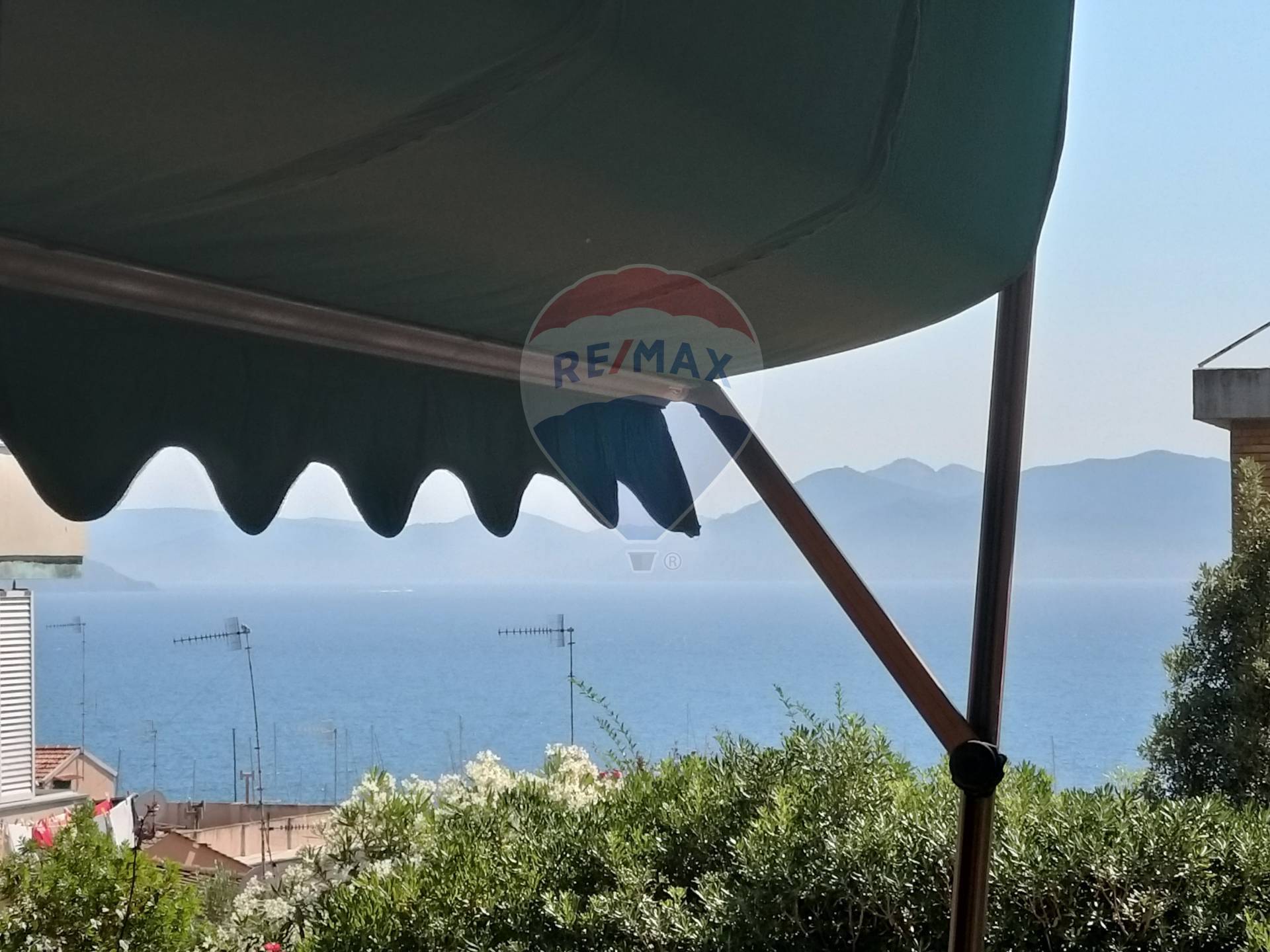  piombino vendita quart:  re/max mindset