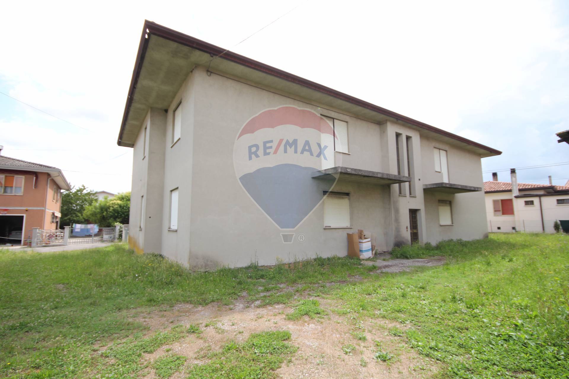  conselve vendita quart:  re/max sunbeam