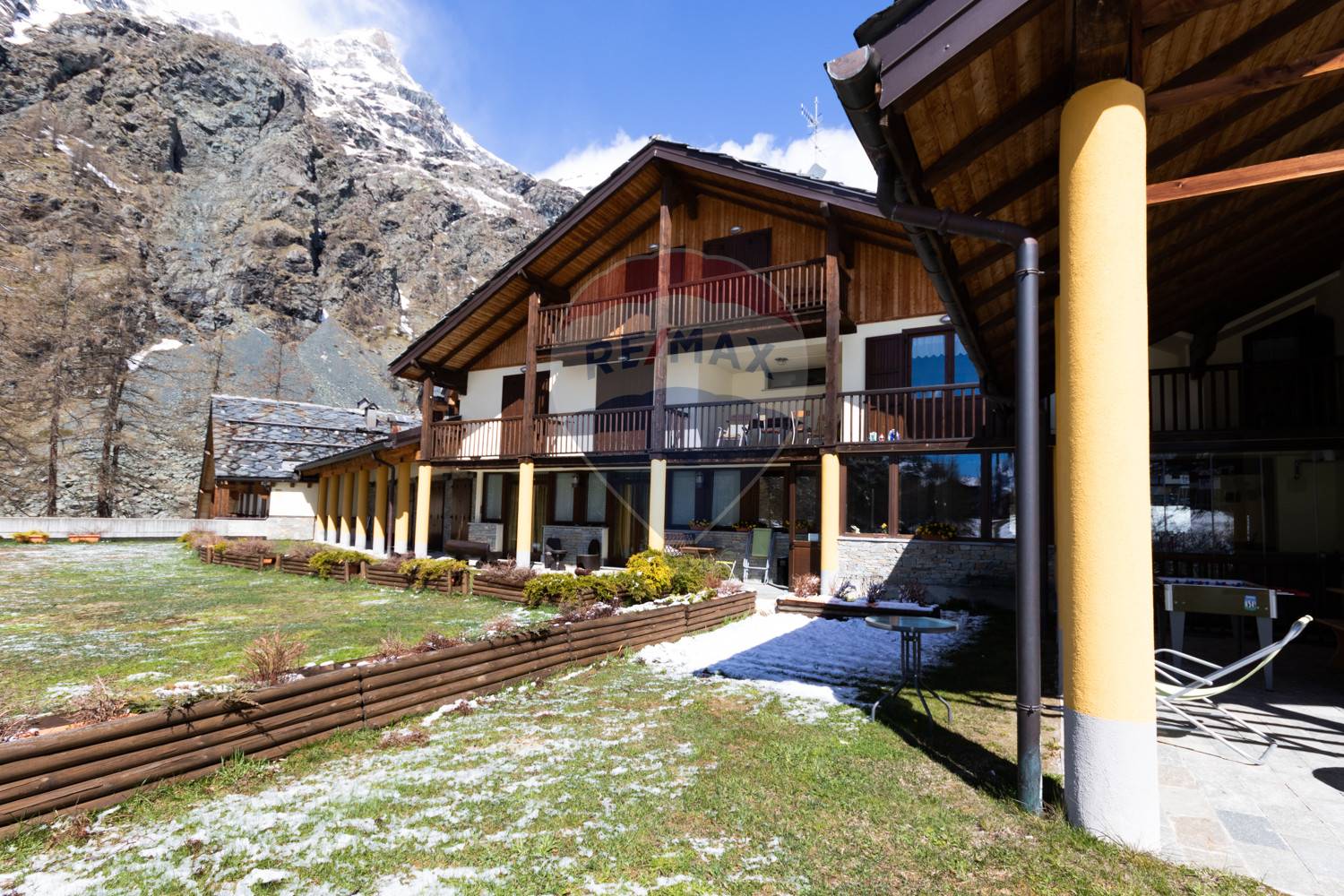  gressoney-la-trinitè vendita quart:  re/max unit