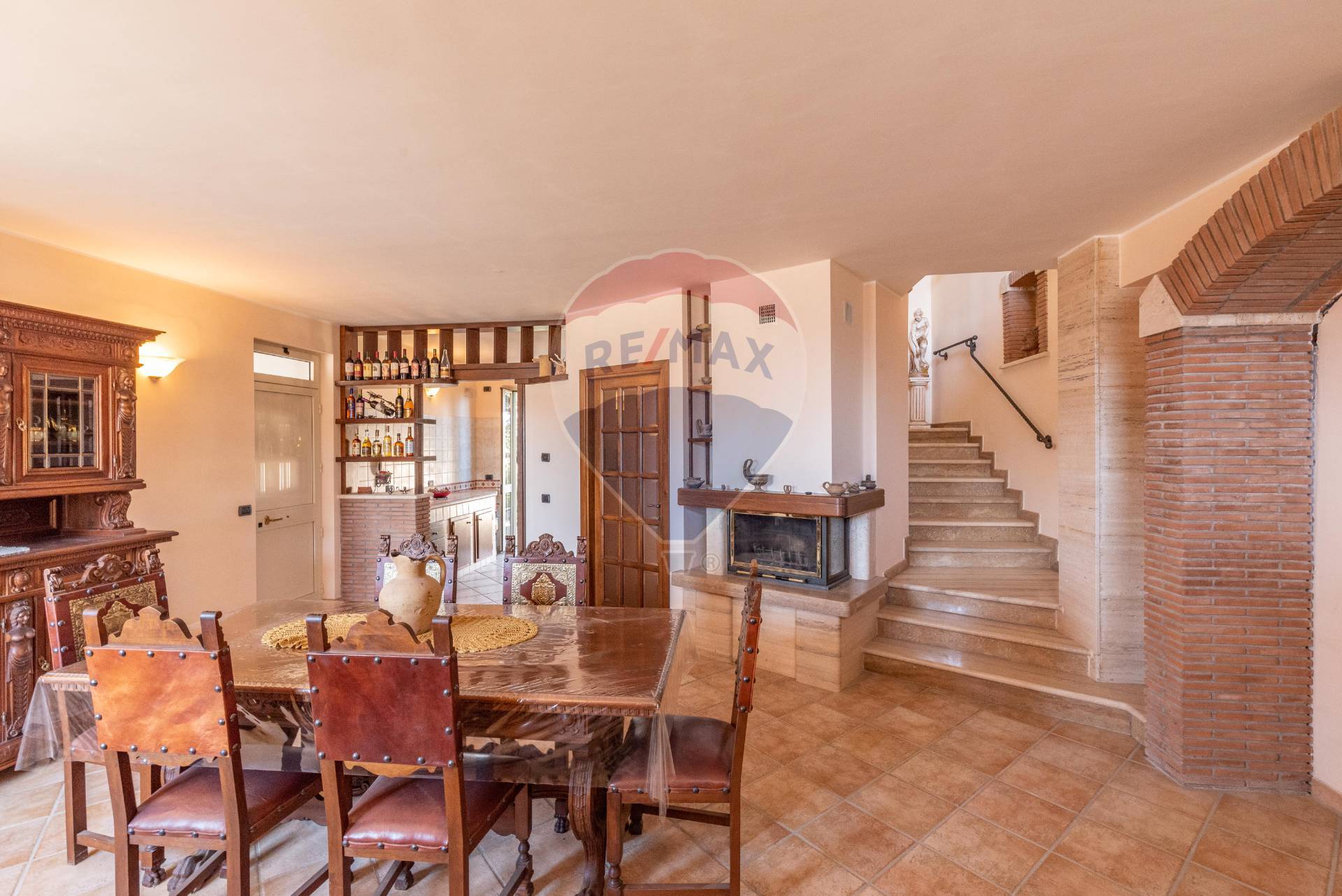 Villa TUSCANIA vendita    RE/MAX Best