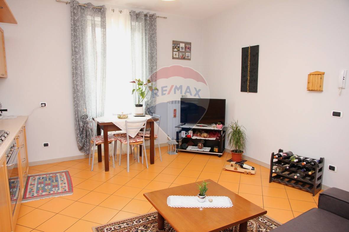 Appartamento FENEGRÒ vendita    RE/MAX Essenza