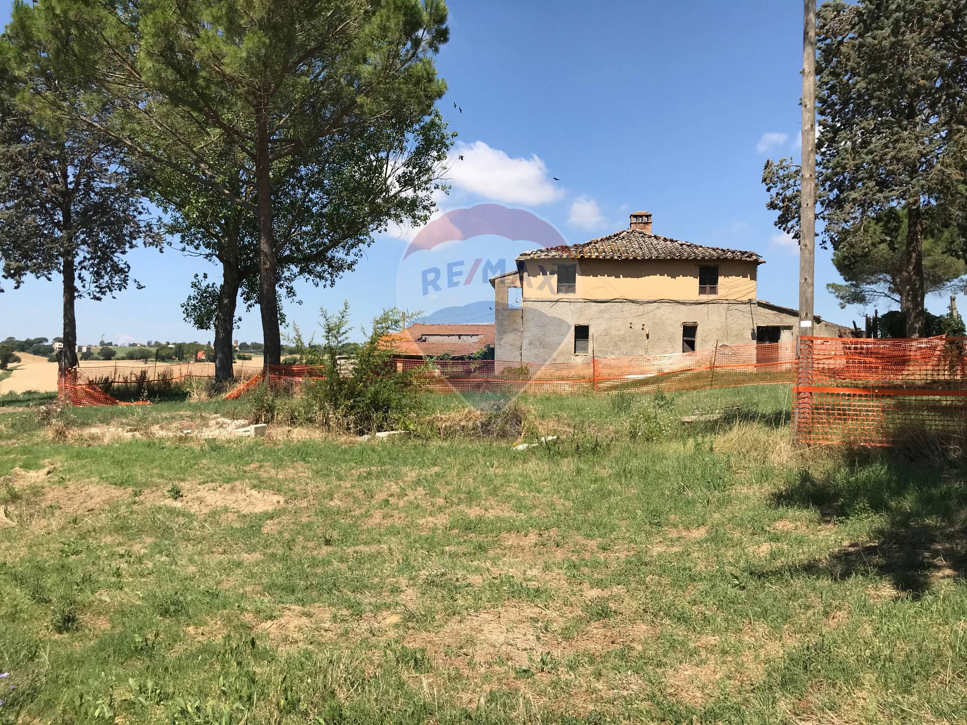 Rustico - Cascina MARSCIANO vendita  Badiola  RE/MAX Famosa