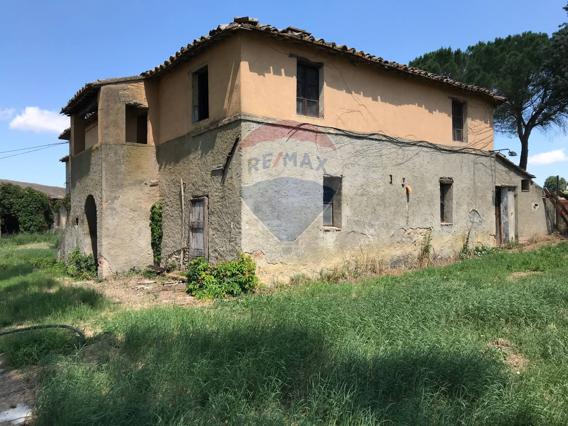 Rustico - Cascina MARSCIANO vendita  Badiola  RE/MAX Famosa