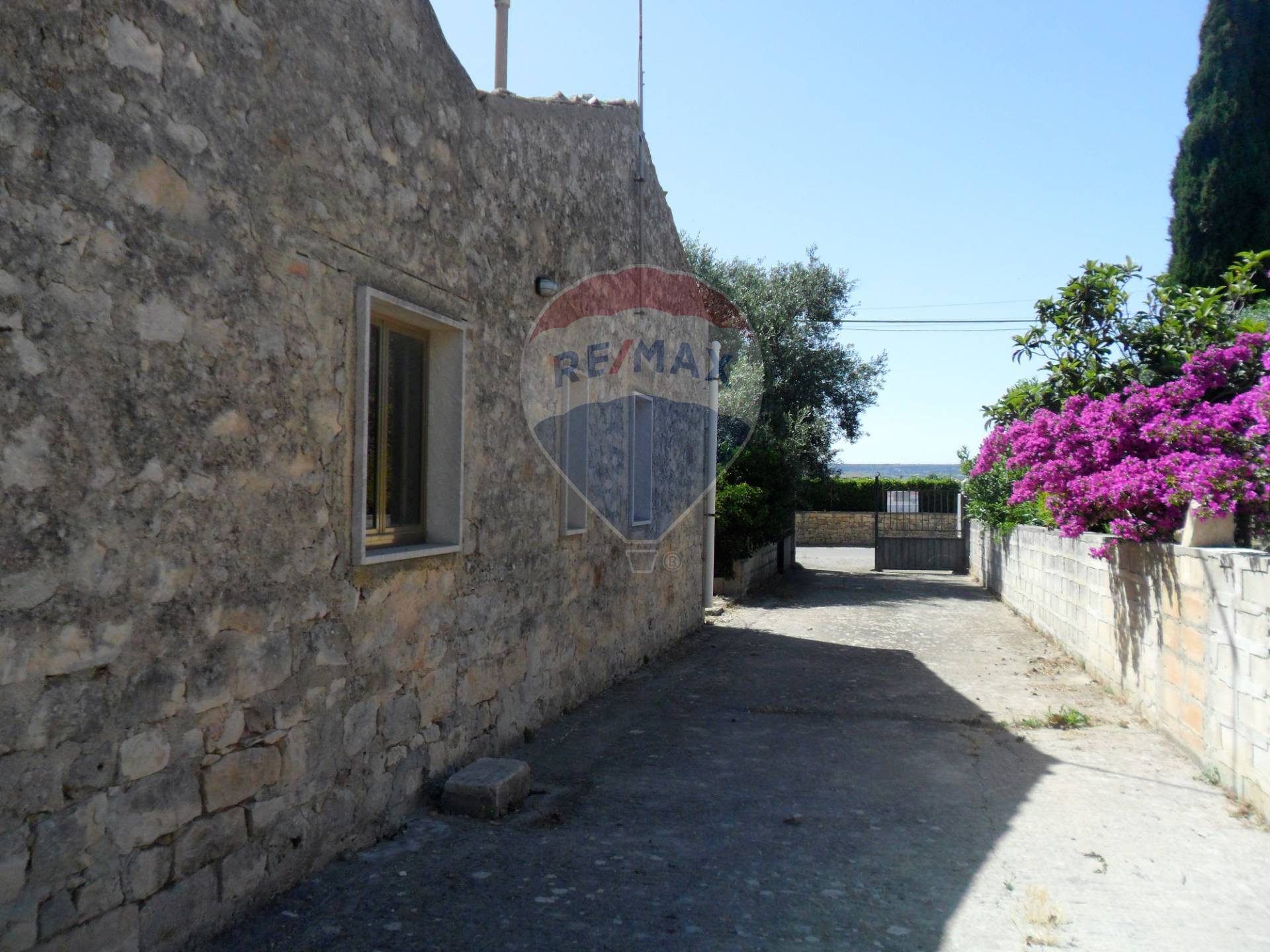  modica vendita quart: modica sorda re/max prima classe