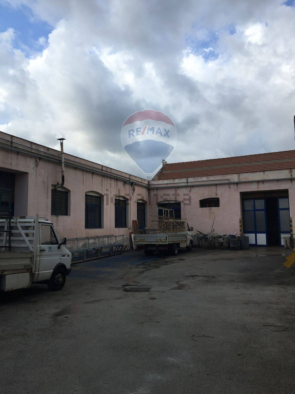 Capannone Commerciale NAPOLI vendita  San Giovanni a Teduccio  RE/MAX Advisor