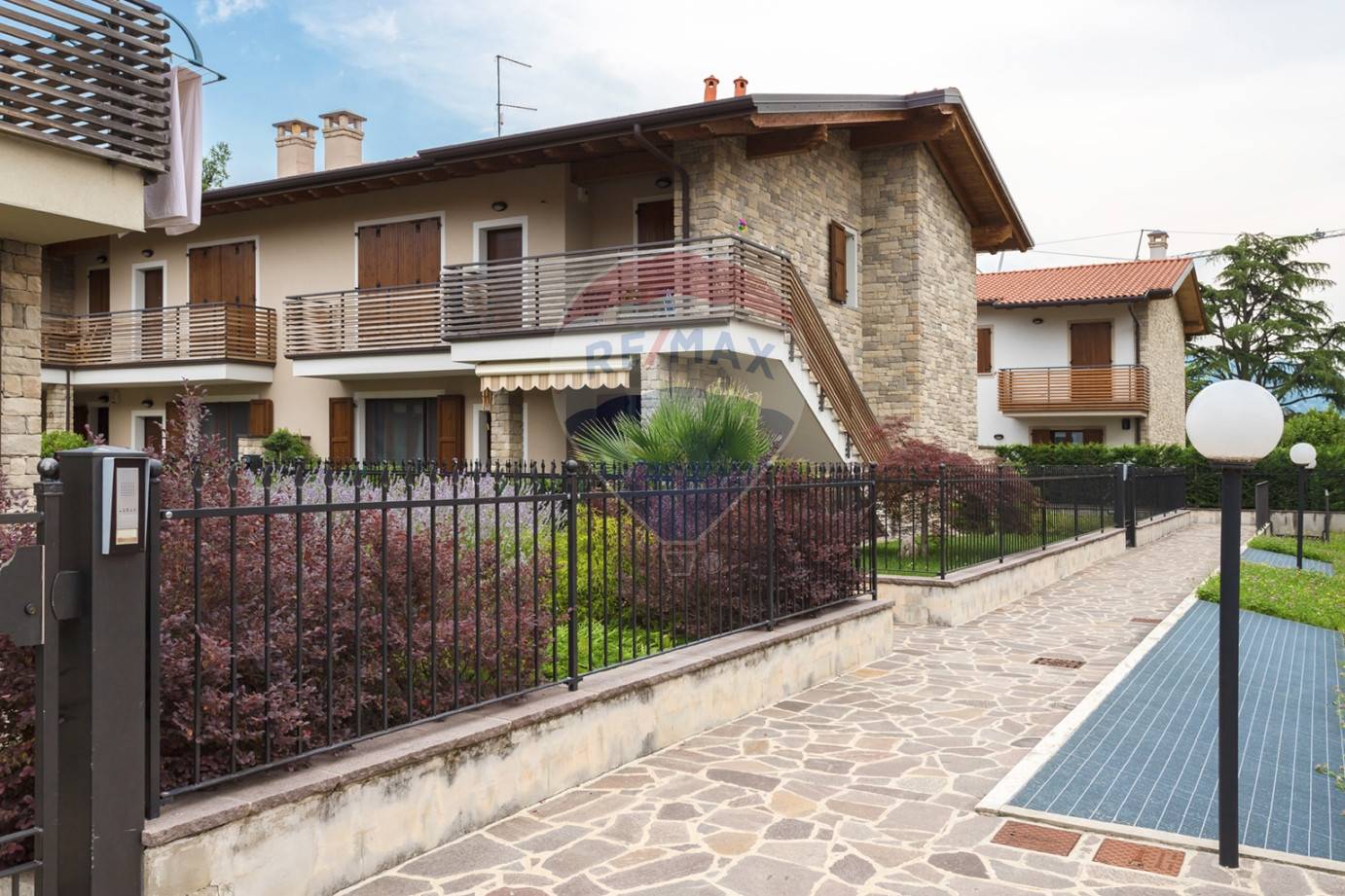  almenno san salvatore vendita quart:  re/max expo