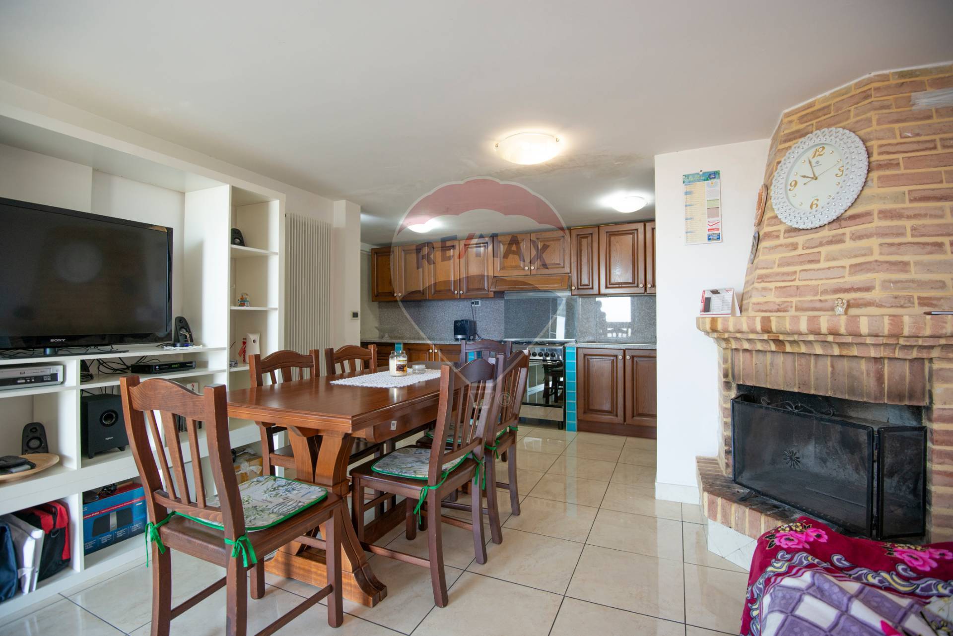  montefano vendita quart:  re/max master class