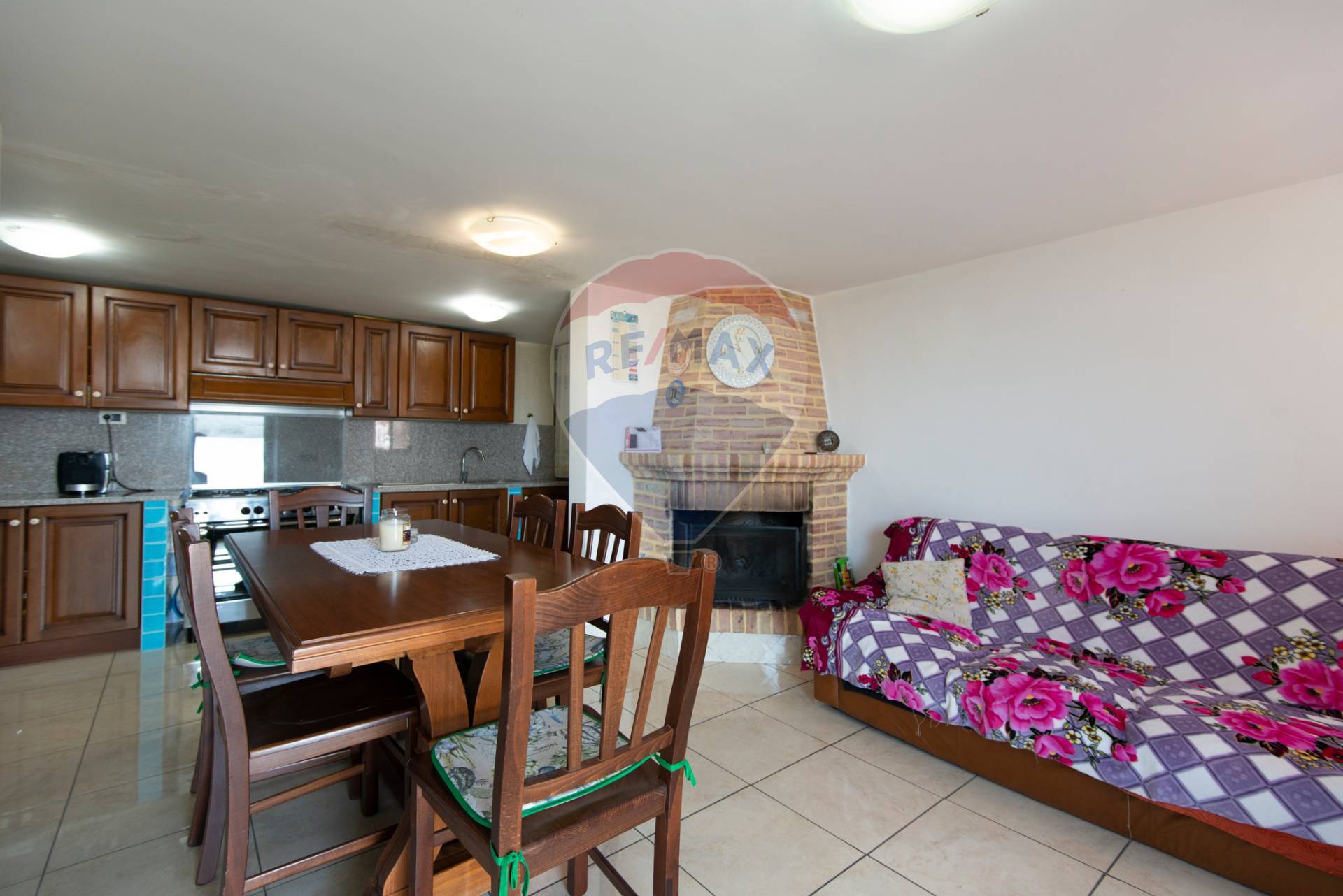 Villa Bifamiliare MONTEFANO vendita    RE/MAX Master Class