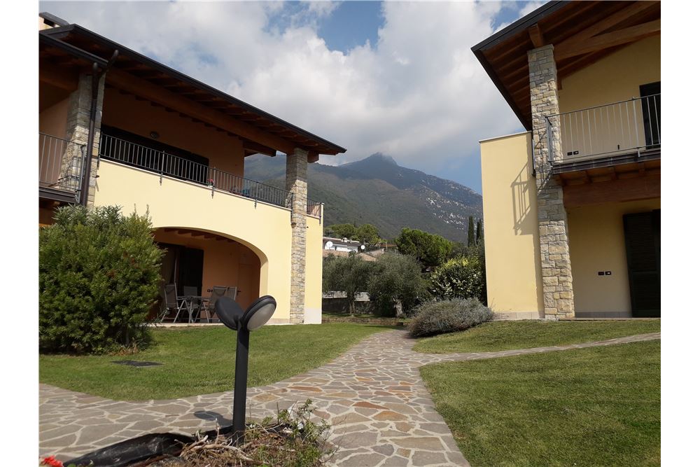 Appartamento TOSCOLANO-MADERNO vendita  Monte Maderno  RE/MAX Edilfin