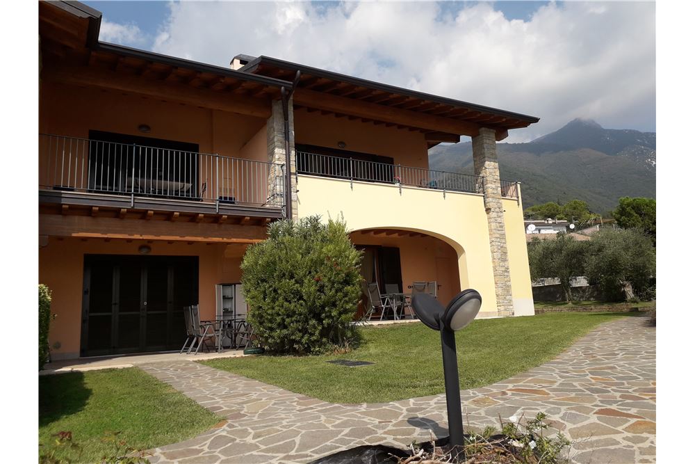 Appartamento TOSCOLANO-MADERNO vendita  Monte Maderno  RE/MAX Edilfin