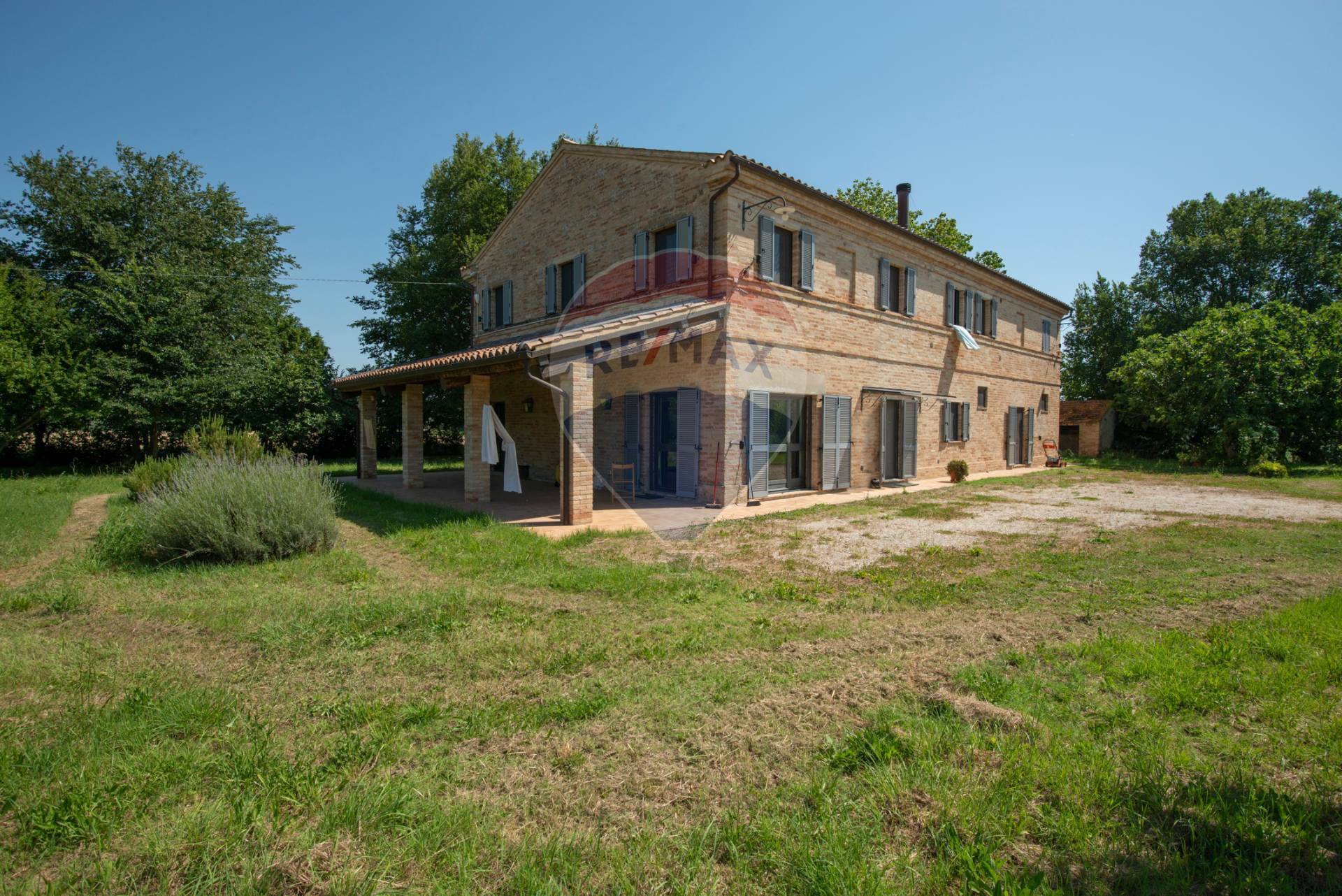 Villa MONTELUPONE vendita    RE/MAX Master Class