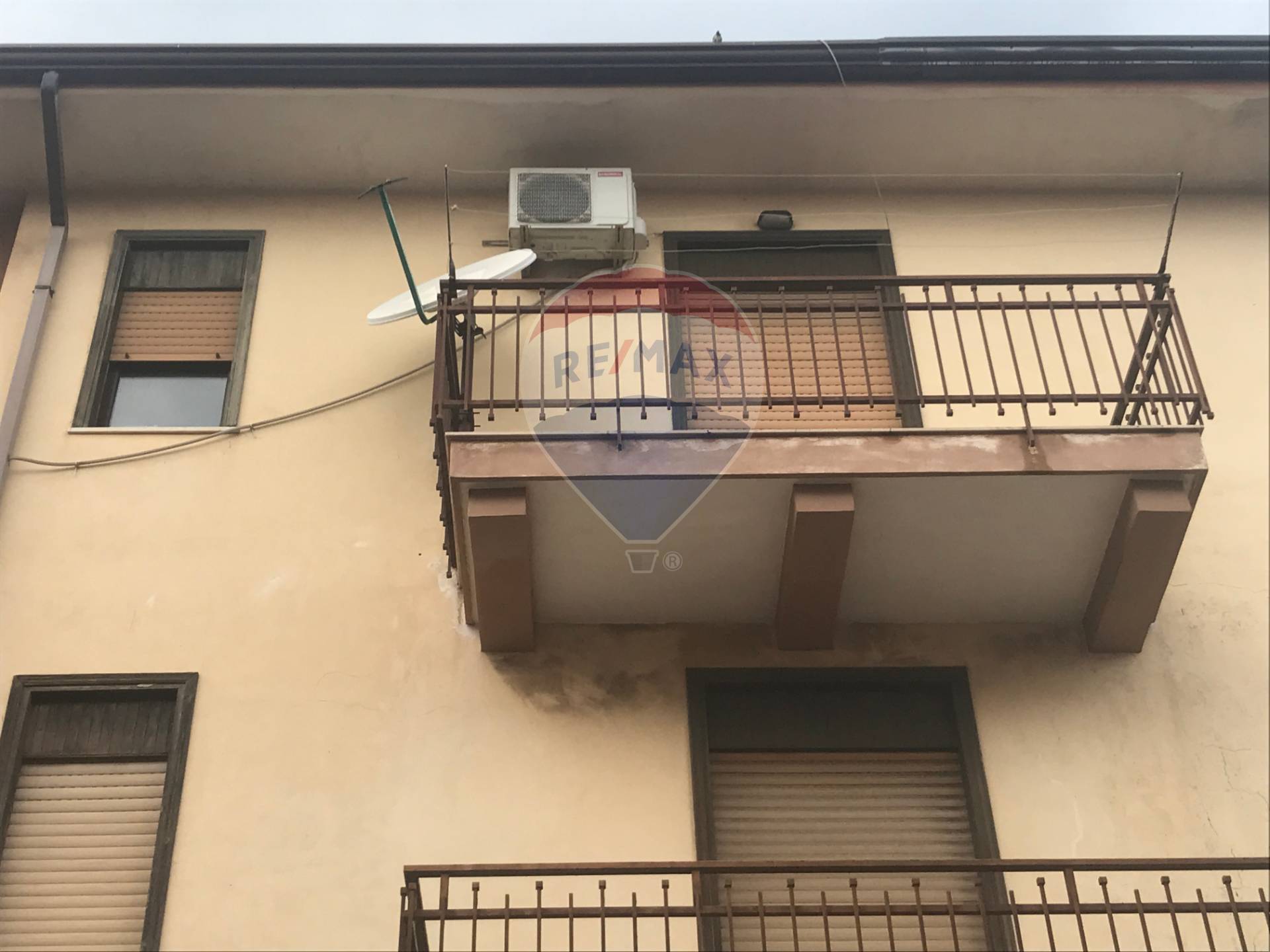 Appartamento RIPOSTO vendita    RE/MAX Crea Casa