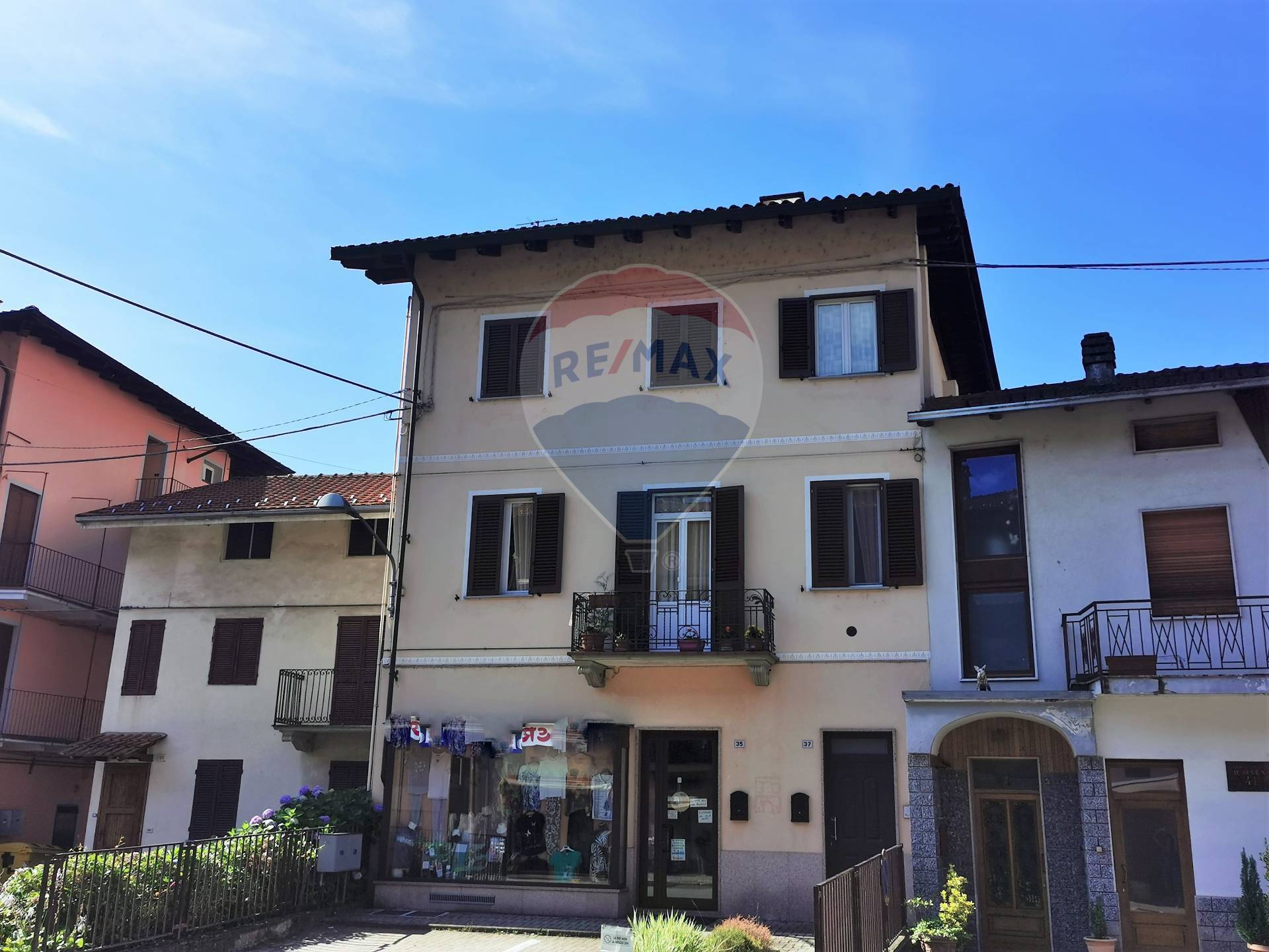  pray vendita quart:  re/max unit
