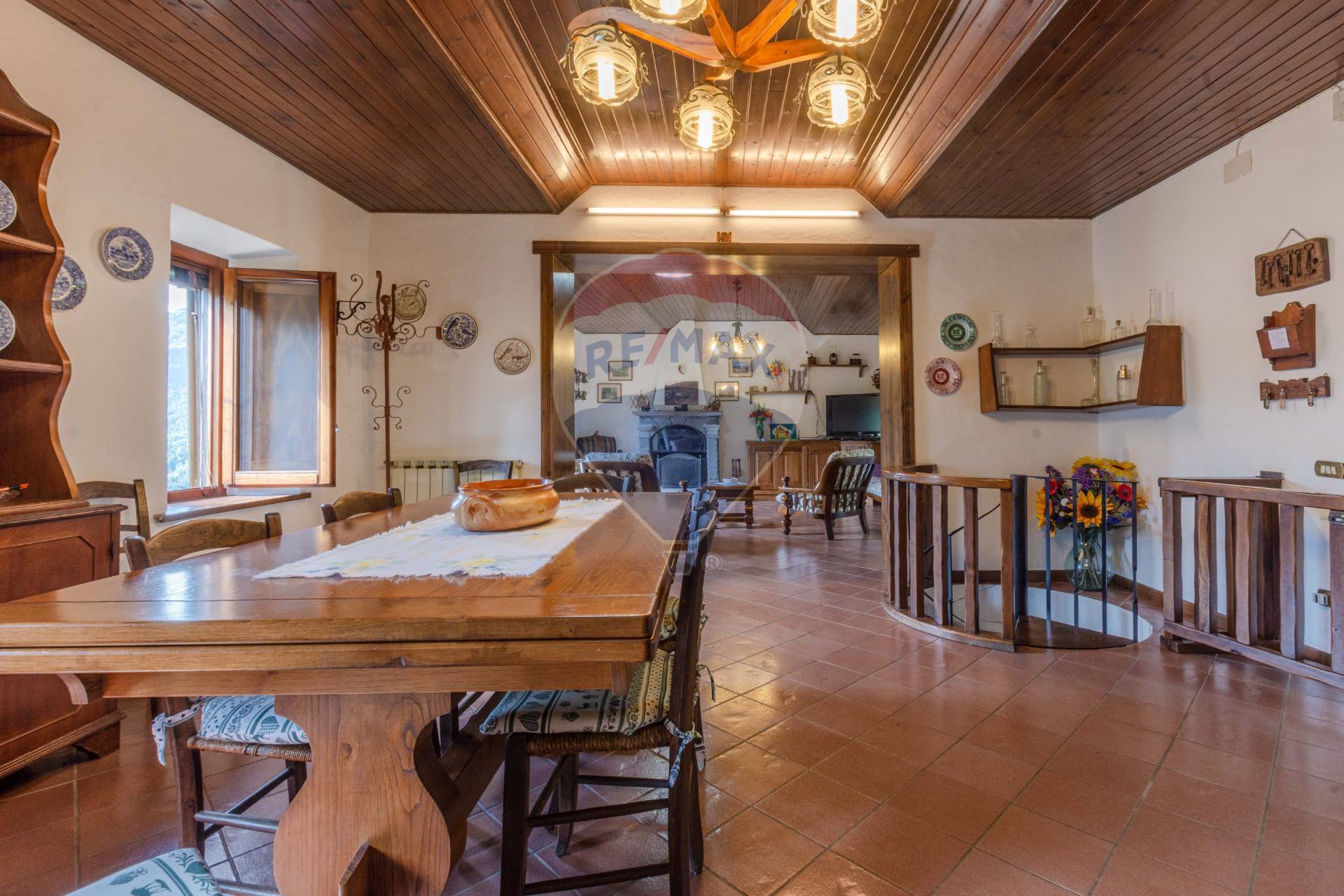 Villa BORGO A MOZZANO vendita  San Romano  RE/MAX Quality House