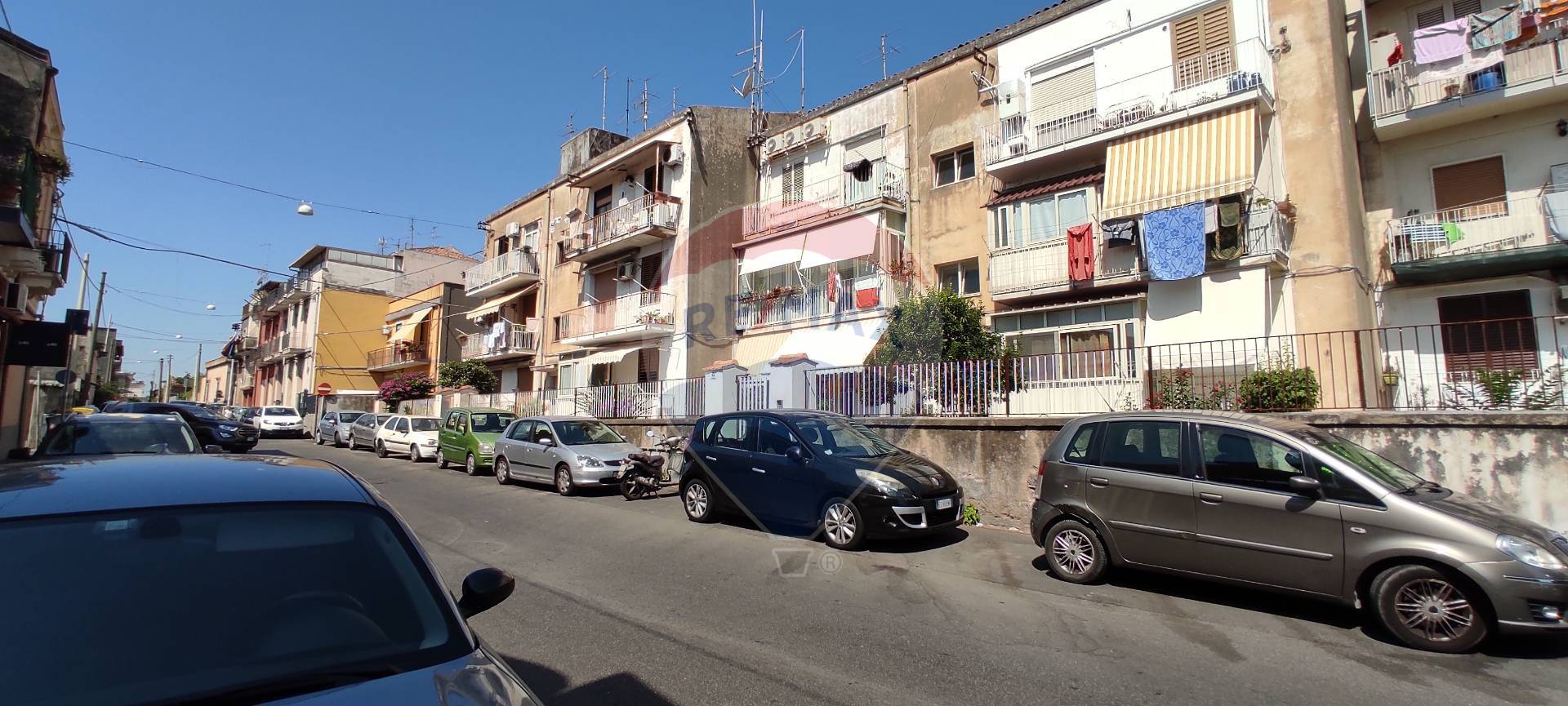 Appartamento CATANIA vendita  Barriera  RE/MAX Realizza