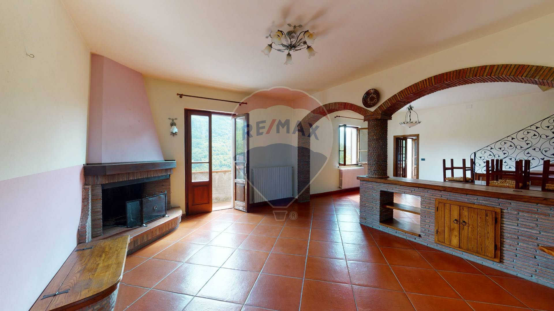 Villa MINUCCIANO vendita    RE/MAX Quality House