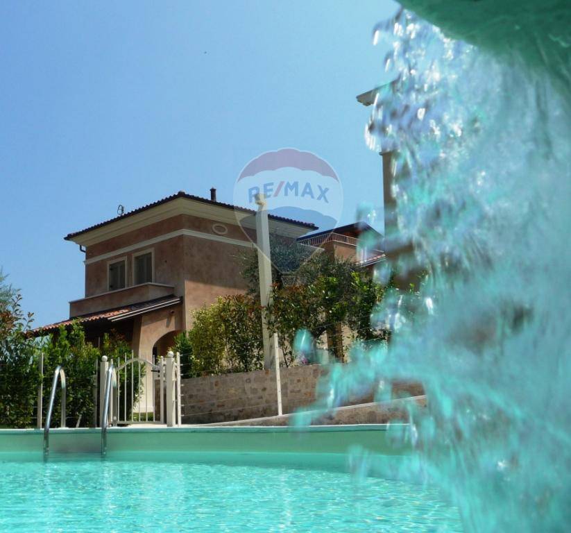  manerba del garda vendita quart:  re/max edilfin