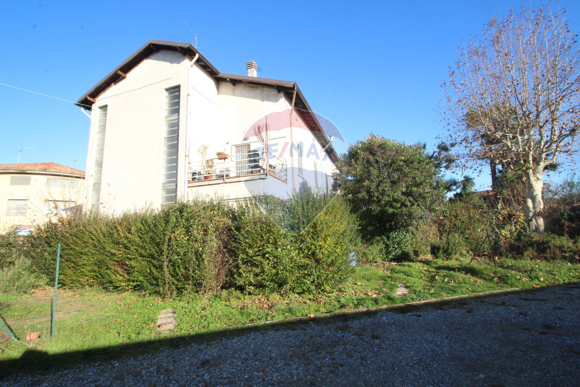 Villa Unifamiliare - Indipendente MADONE vendita    RE/MAX Expo