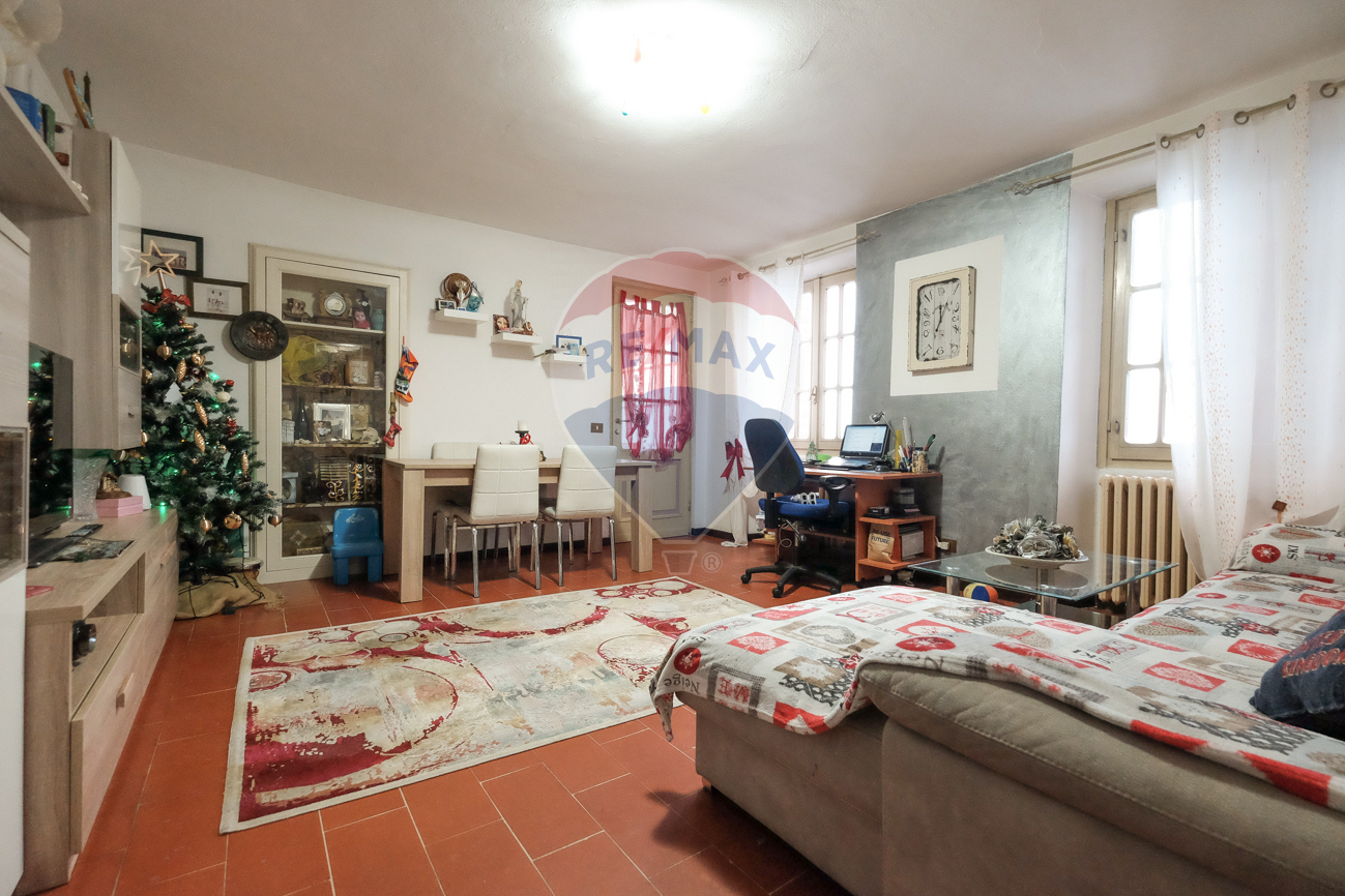  caprino bergamasco vendita quart:  re/max expo