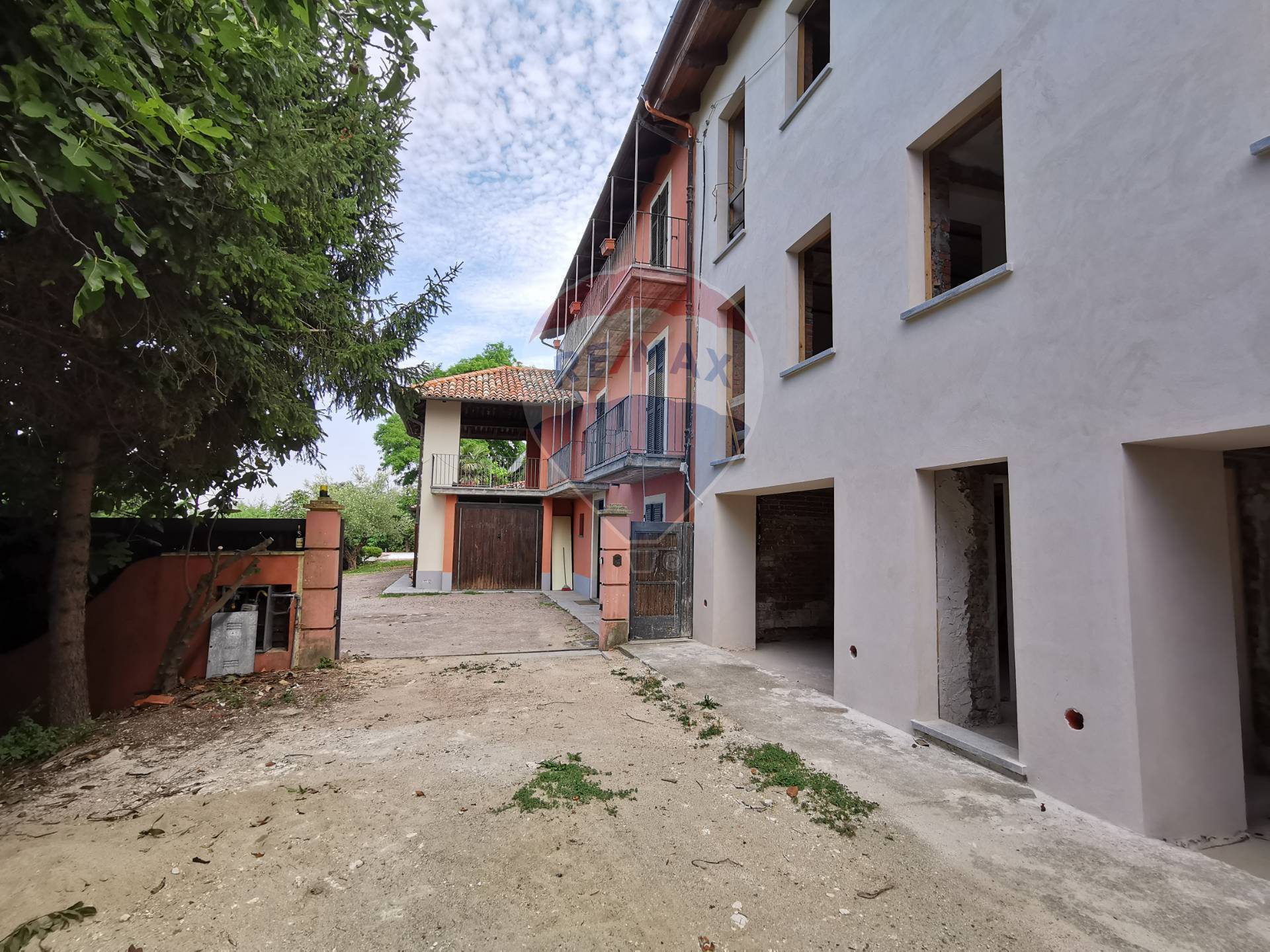  san-marzano-oliveto vendita quart:  re-max-unit