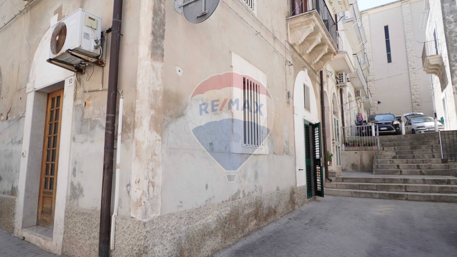 Villa Unifamiliare - Indipendente SCICLI vendita  Centro  RE/MAX Prima Classe