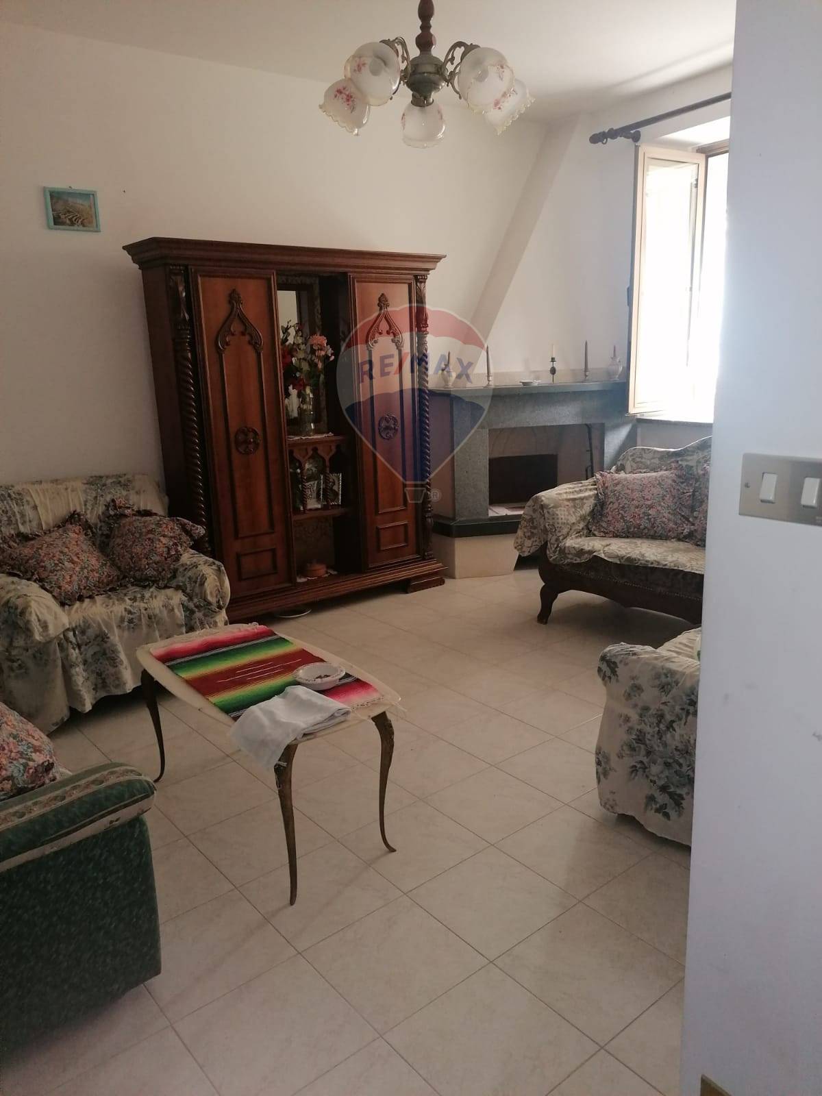  castiglione di sicilia vendita quart:  re/max crea casa