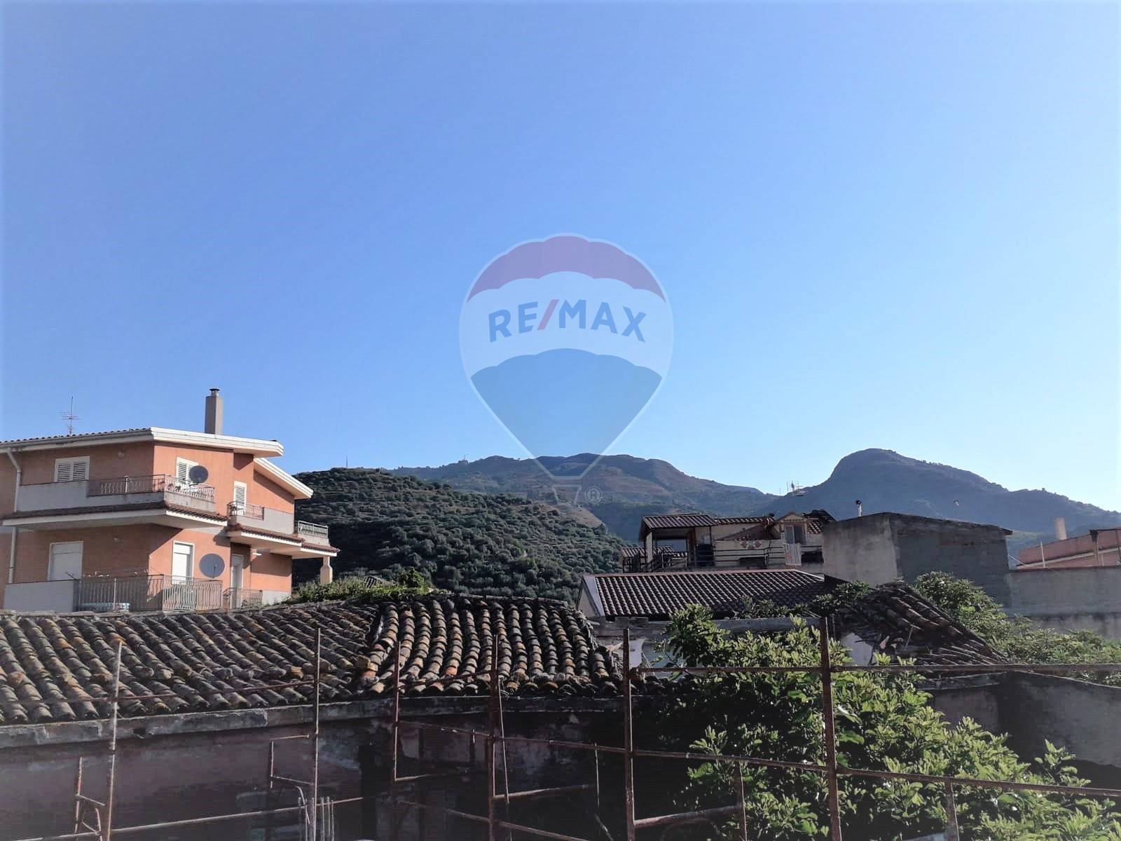 Villa TAORMINA vendita  Trappitello  RE/MAX Crea Casa