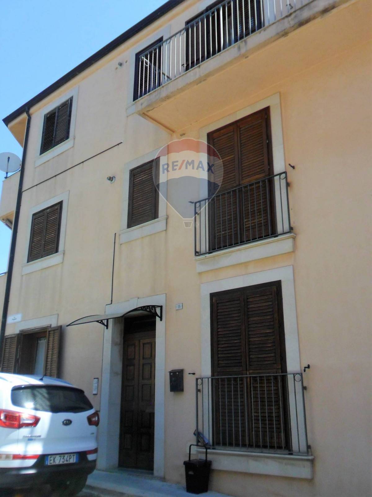  pozzallo vendita quart: pietrenere re-max-prima-classe