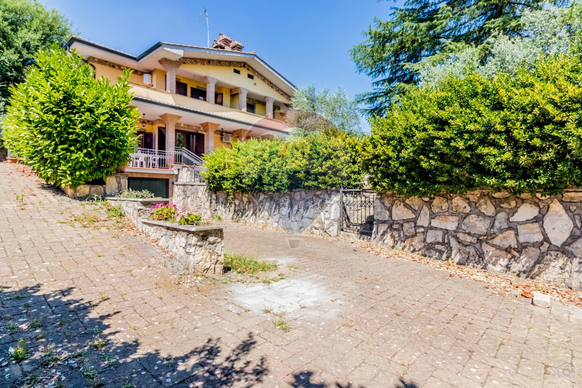 Villa TIVOLI vendita  Tivoli città  RE/MAX Property