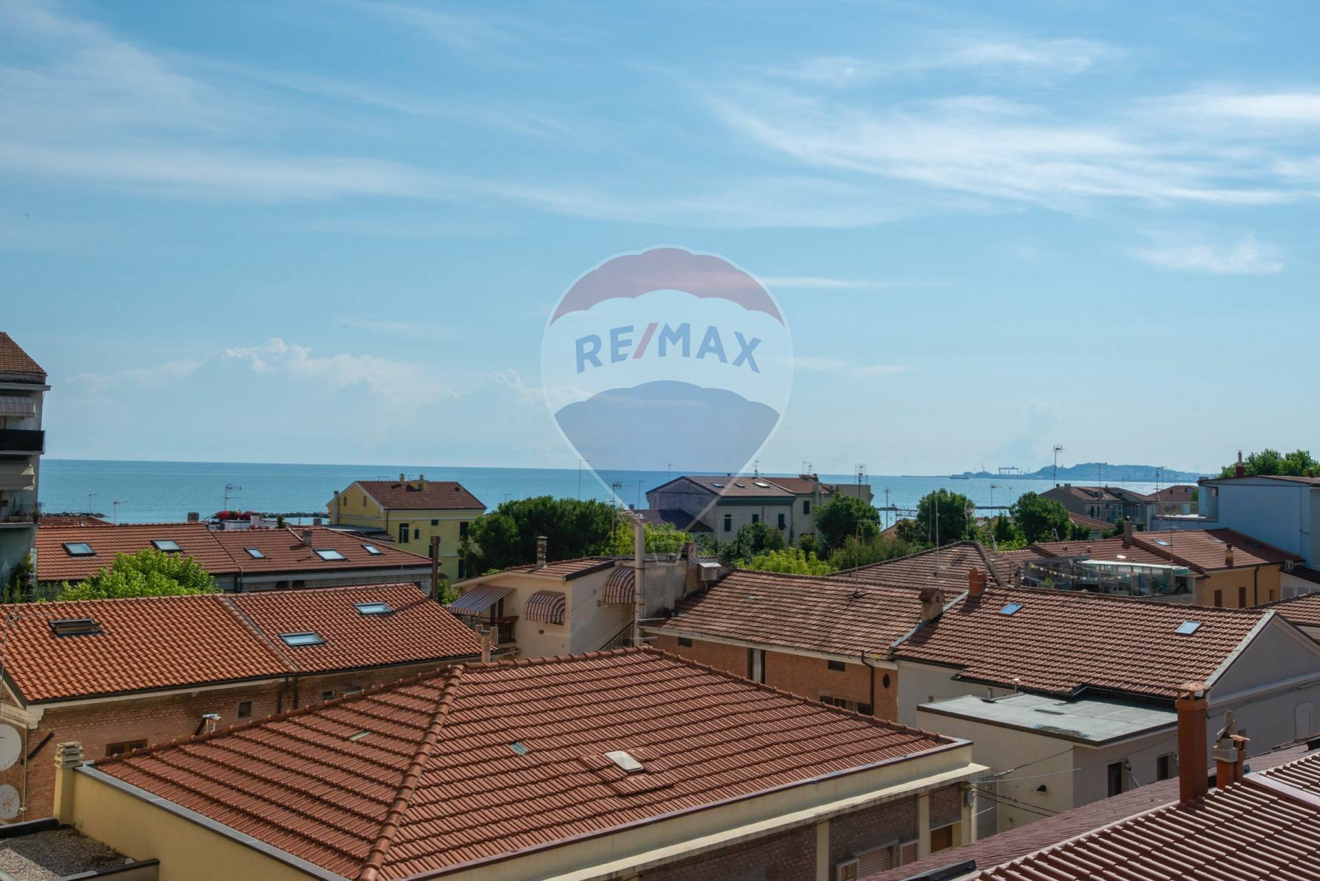  falconara-marittima vendita quart: centro re-max-master-class