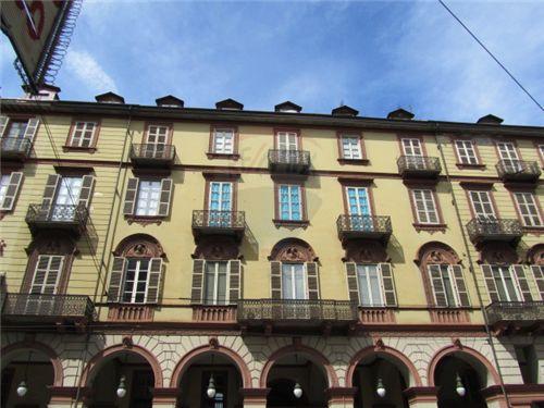  torino affitto quart: centro re/max vivere