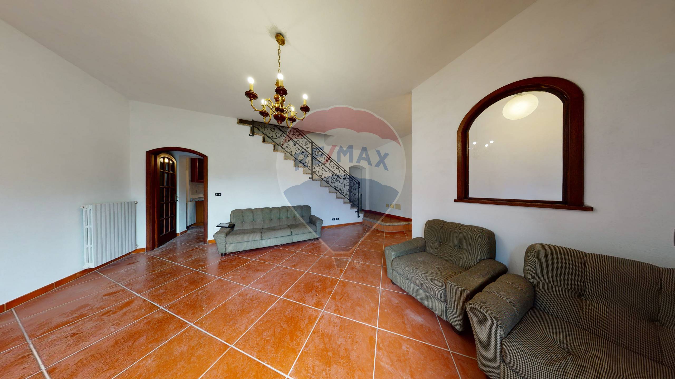 Villa MINUCCIANO vendita    RE/MAX Quality House