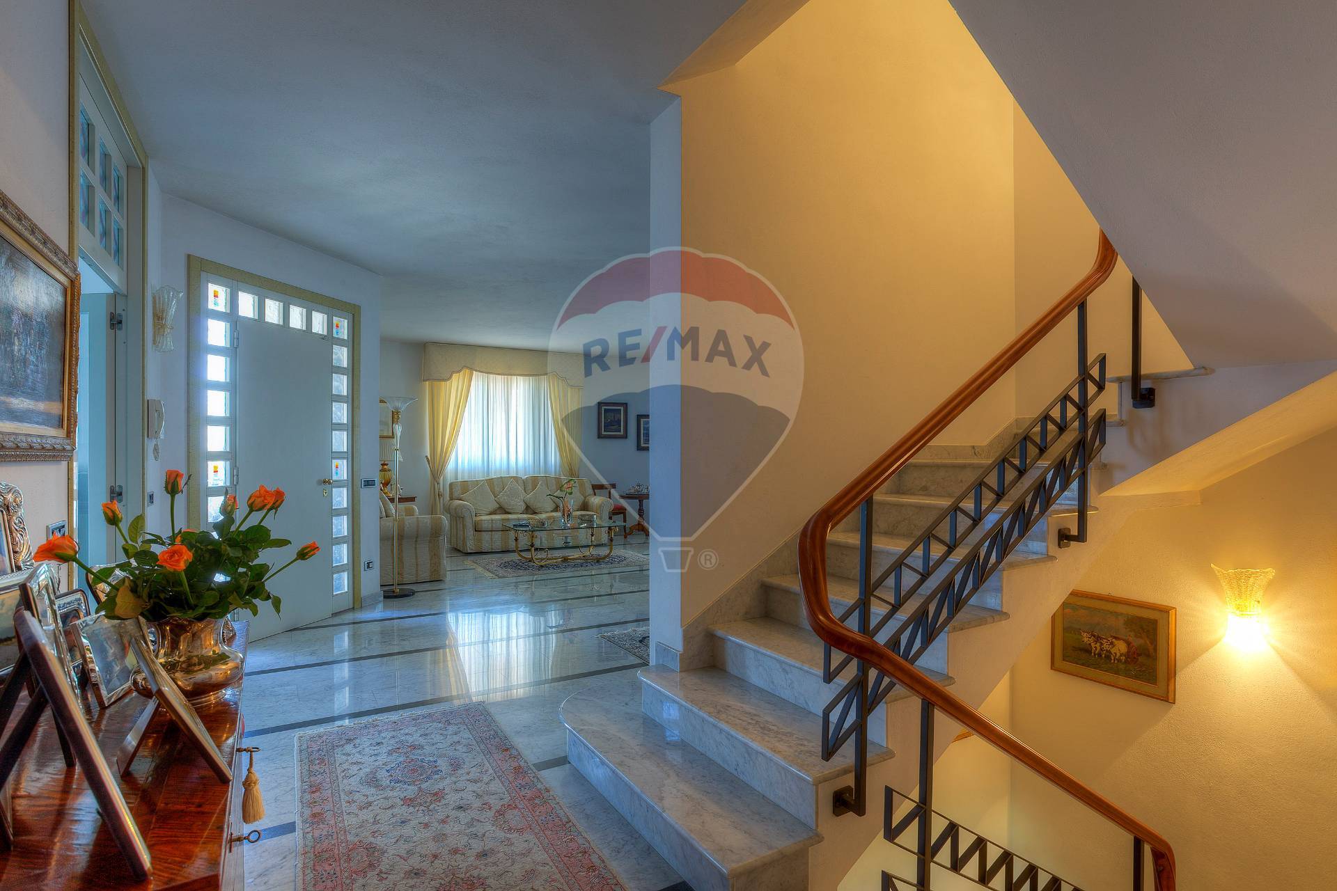 Villa CERRETO GUIDI vendita    RE/MAX Professional