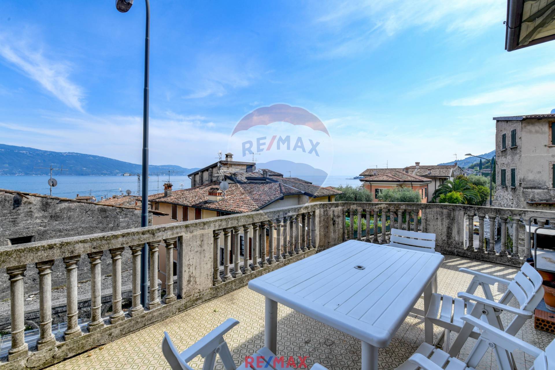 Villa GARGNANO vendita    RE/MAX Edilfin