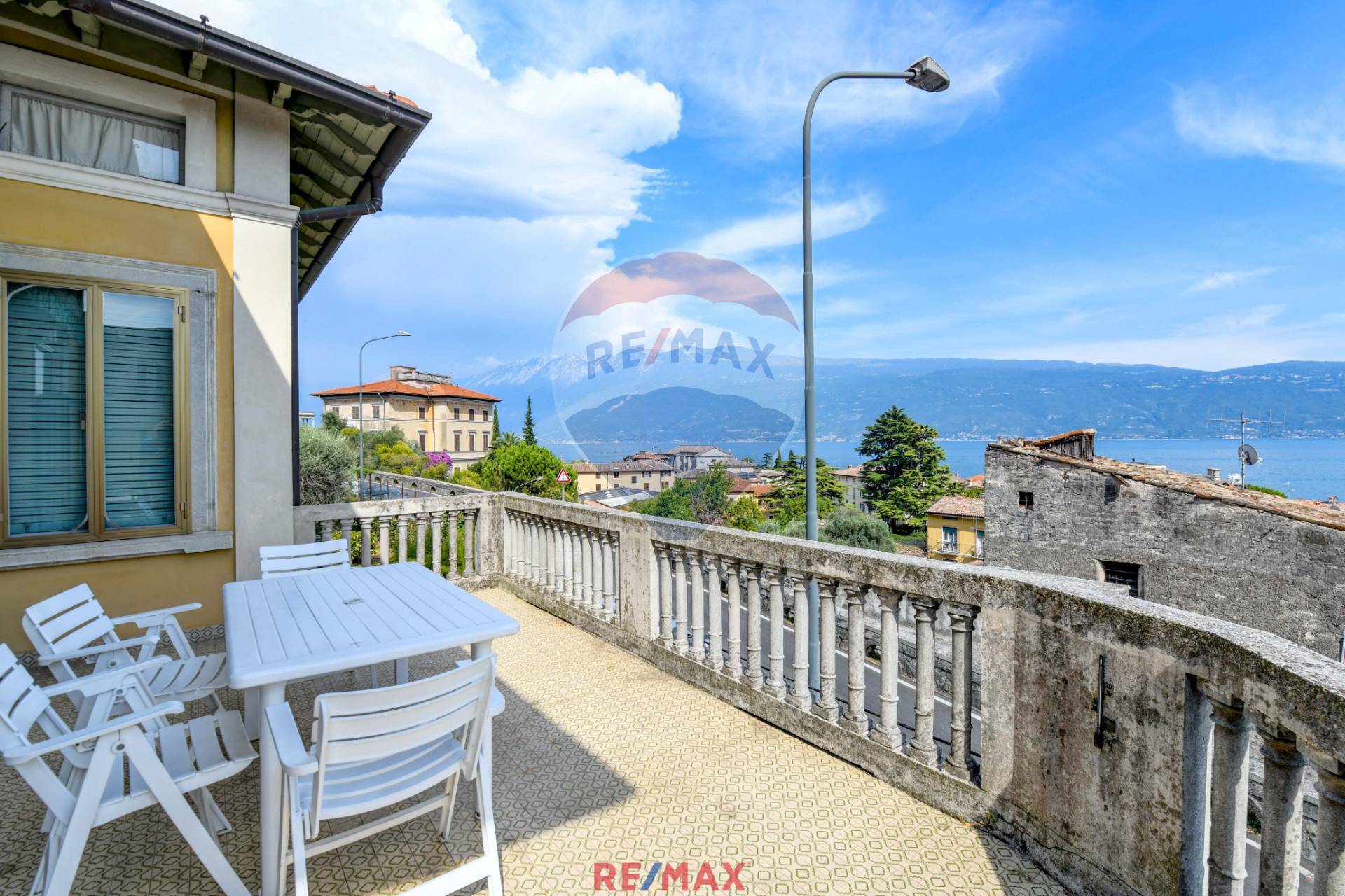 Villa GARGNANO vendita    RE/MAX Edilfin