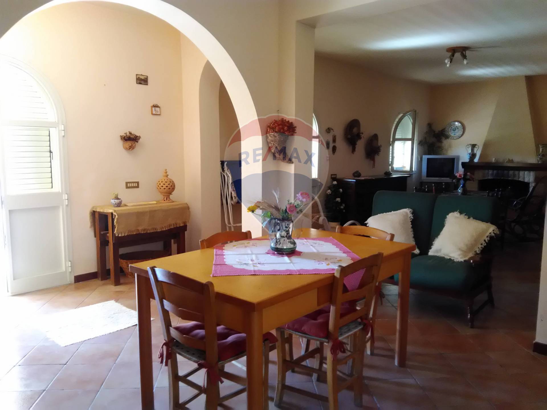 Appartamento ALTOFONTE vendita    RE/MAX Hunters