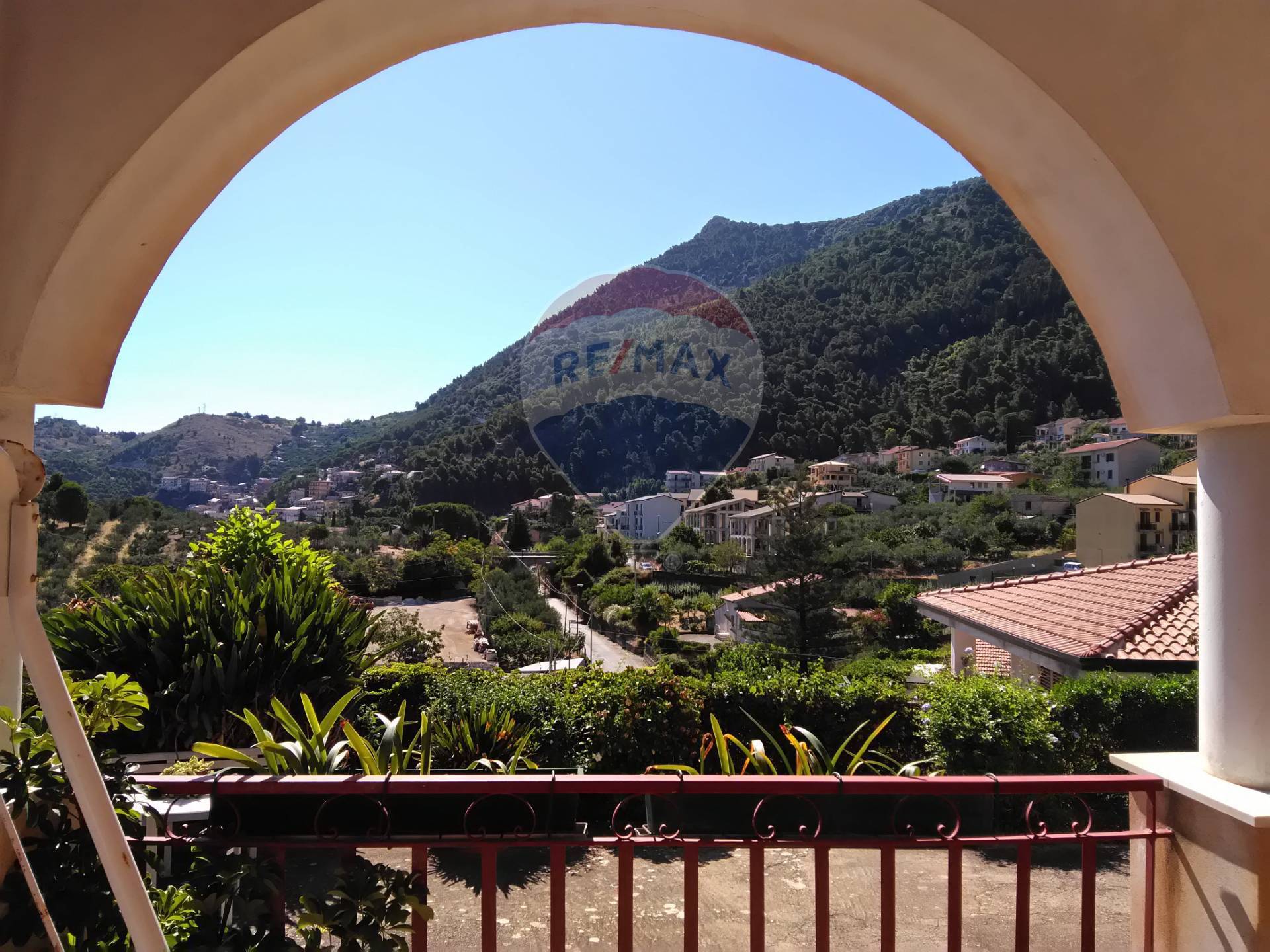Villa Unifamiliare - Indipendente ALTOFONTE vendita    RE/MAX Hunters