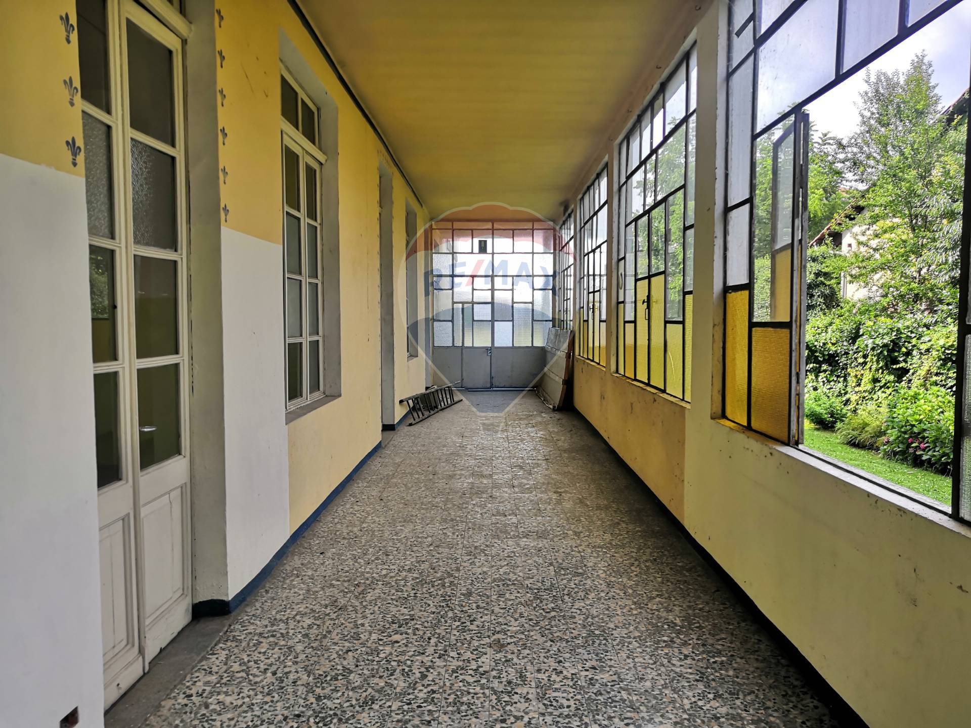  favria vendita quart:  re/max sfera