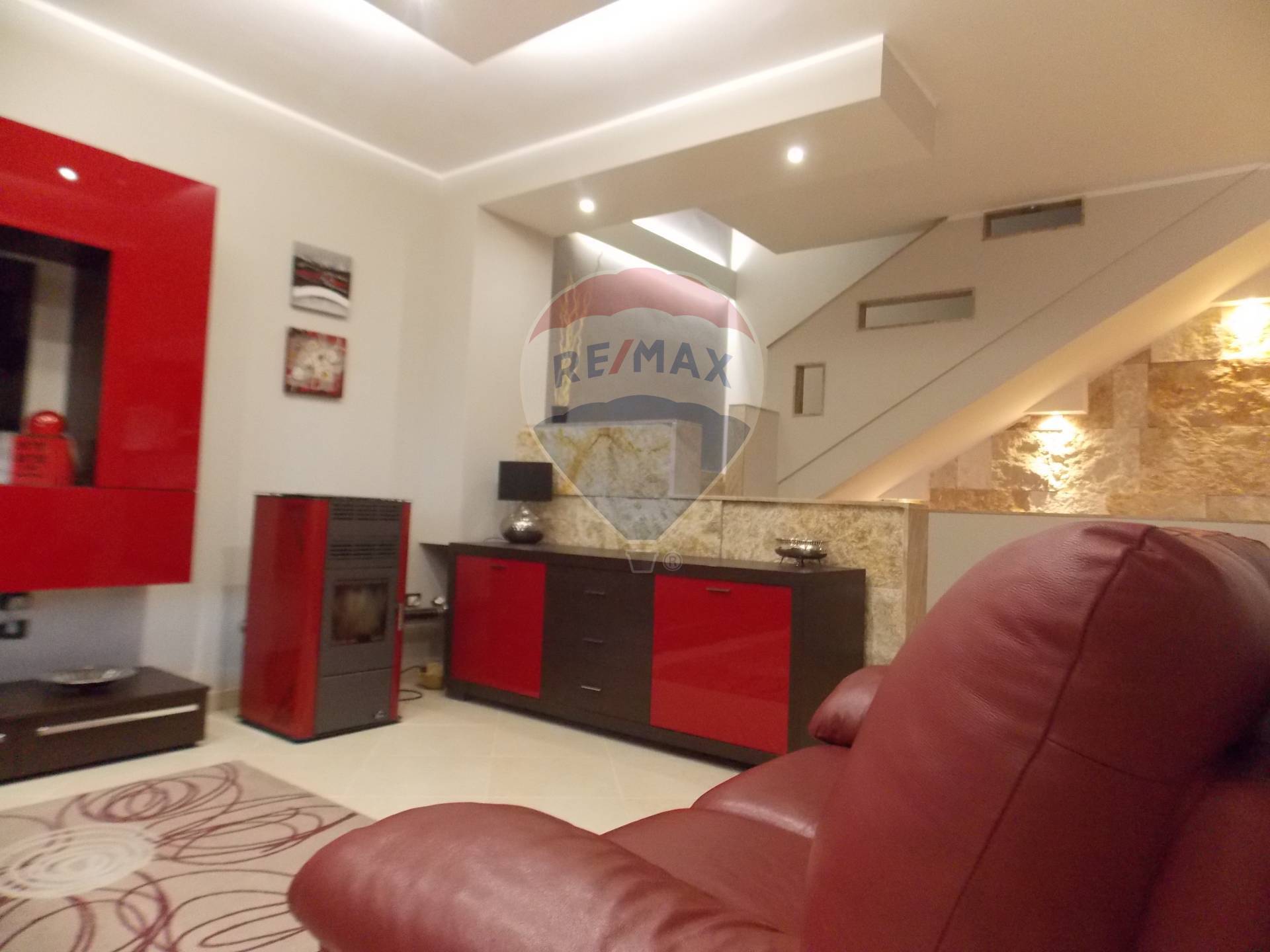 Villa ACERRA vendita    RE/MAX Trilogy