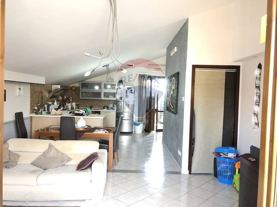  aci-catena vendita quart: aci san filippo re-max-city-home