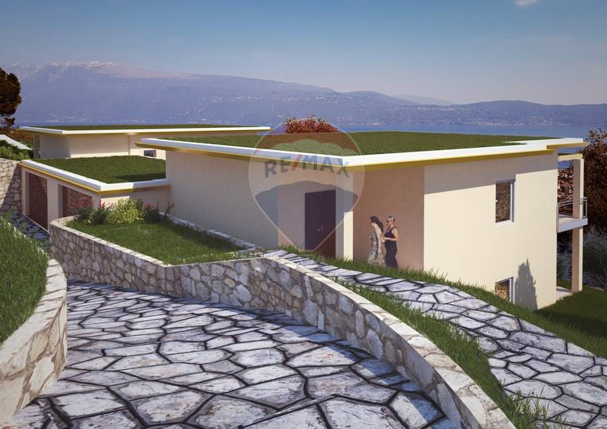 Villa TOSCOLANO-MADERNO vendita  Monte Maderno  RE/MAX Edilfin