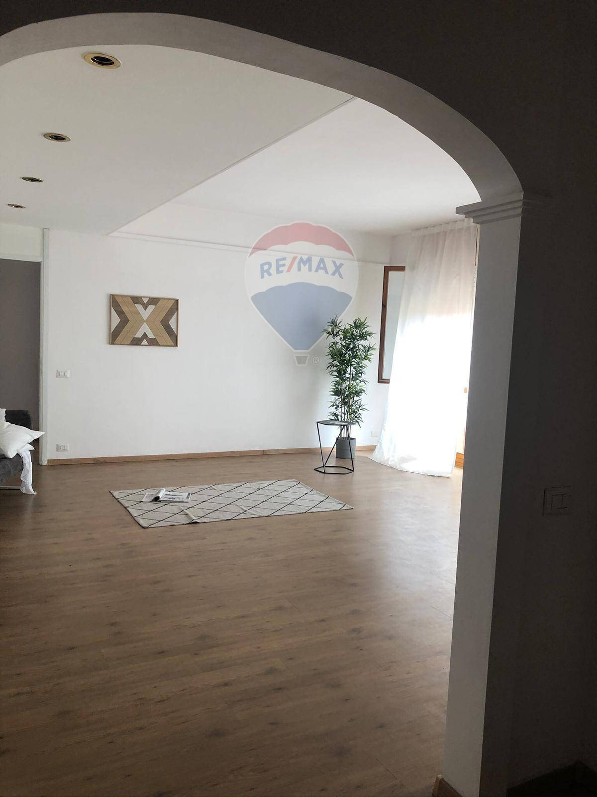  vanzaghello vendita quart:  re/max nobile