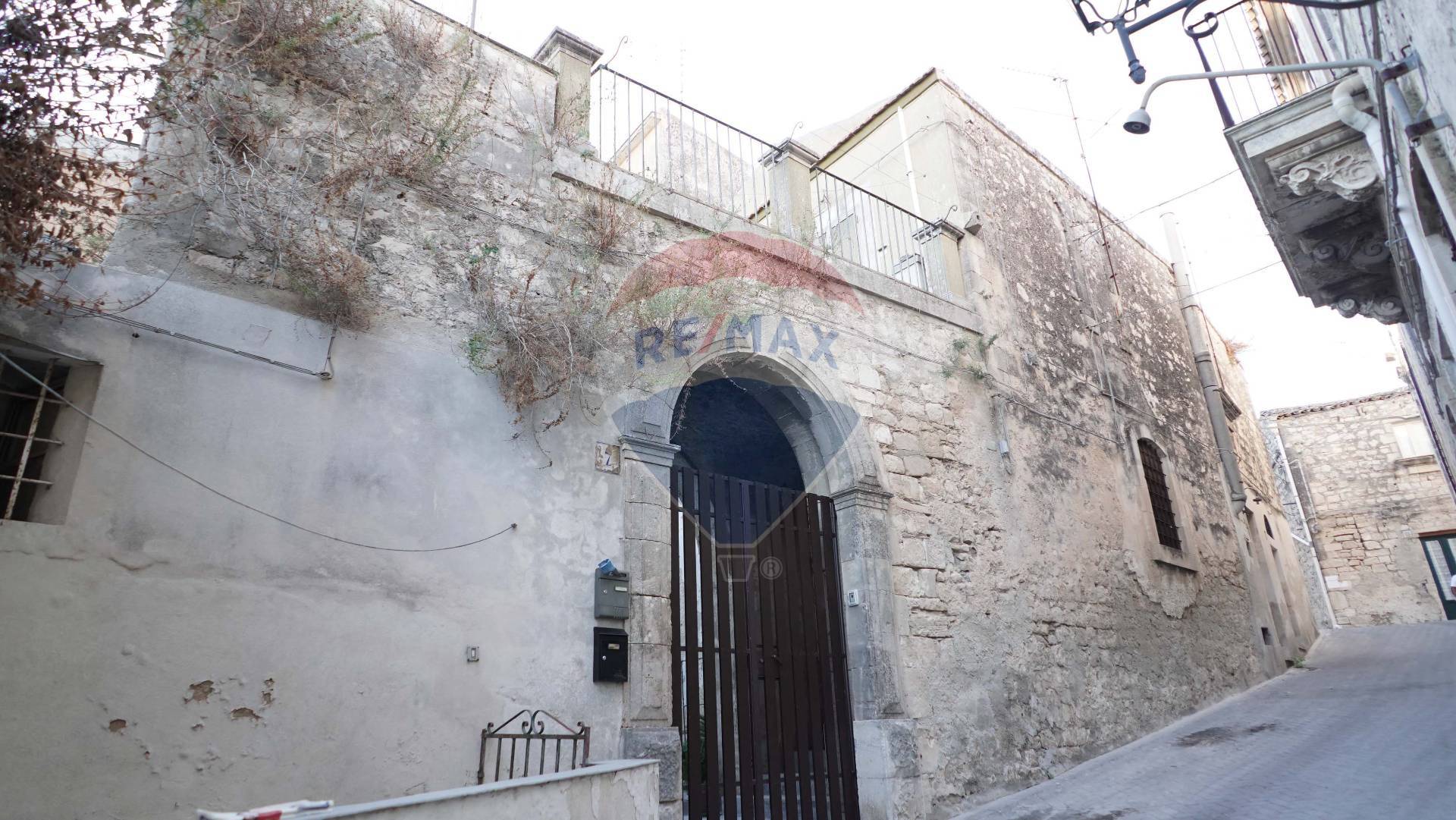  modica vendita quart: modica alta re/max prima classe