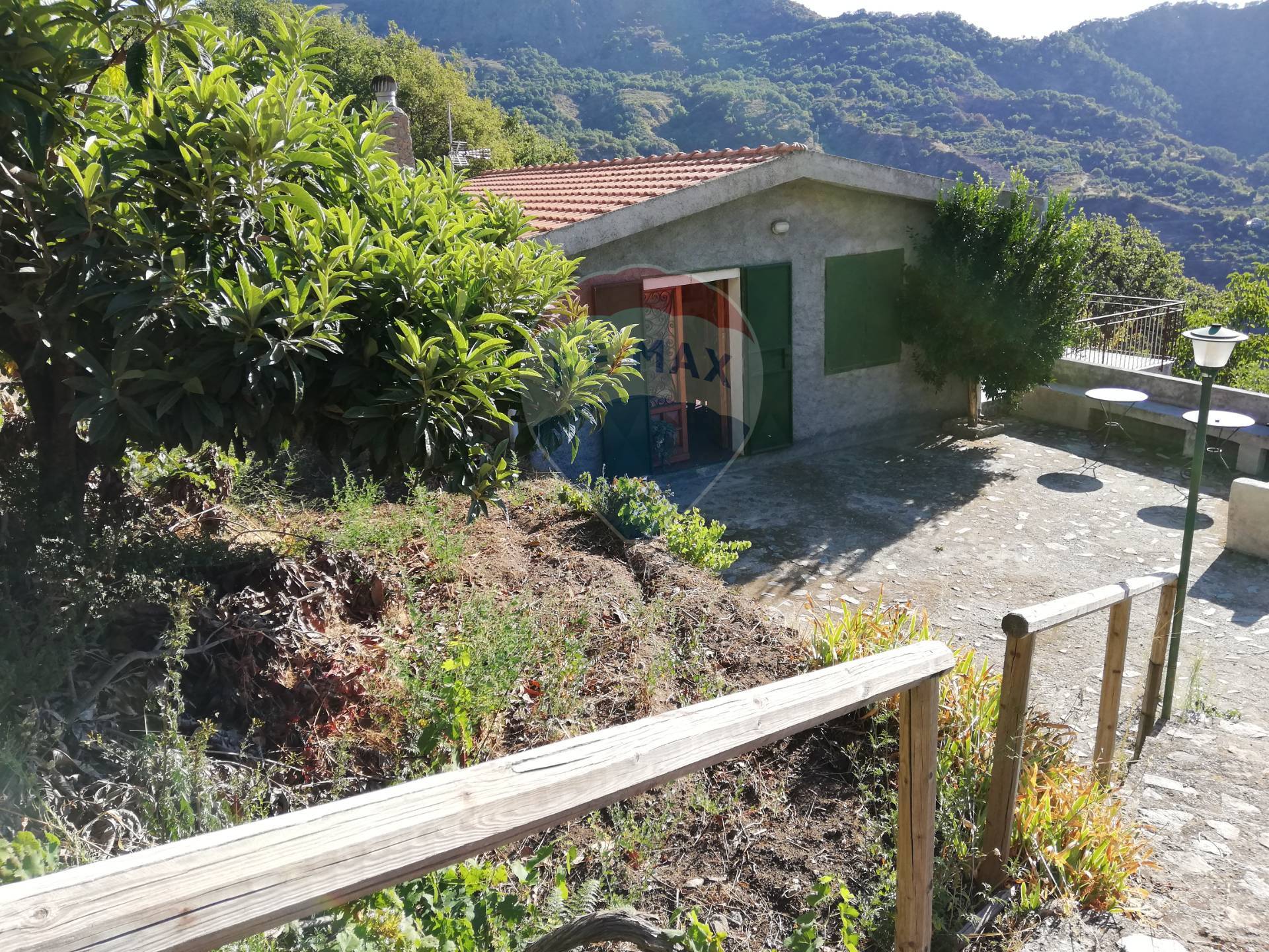 Villa GRANITI vendita    RE/MAX Crea Casa