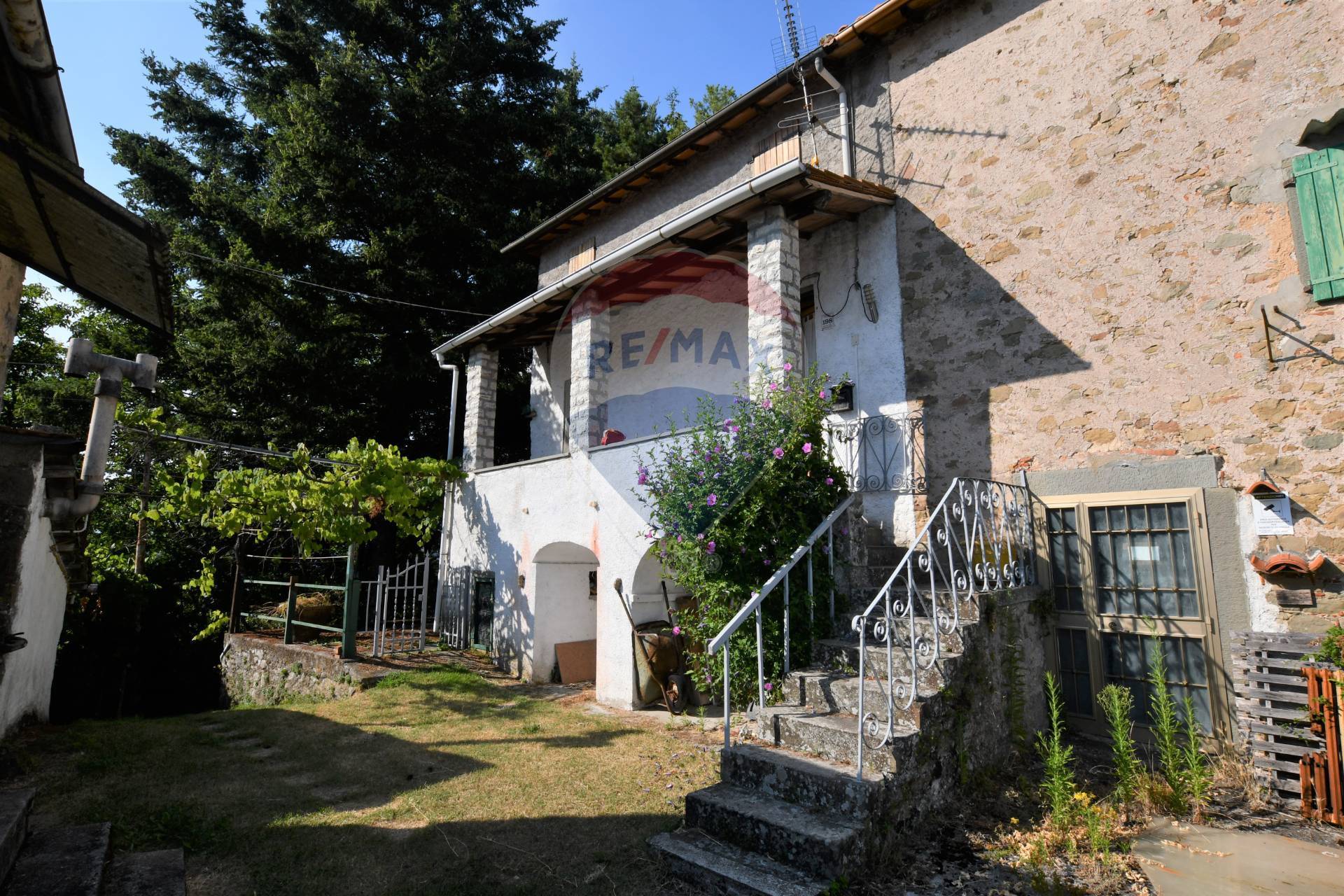  bagni di lucca vendita quart: monti di villa re/max domus consulting